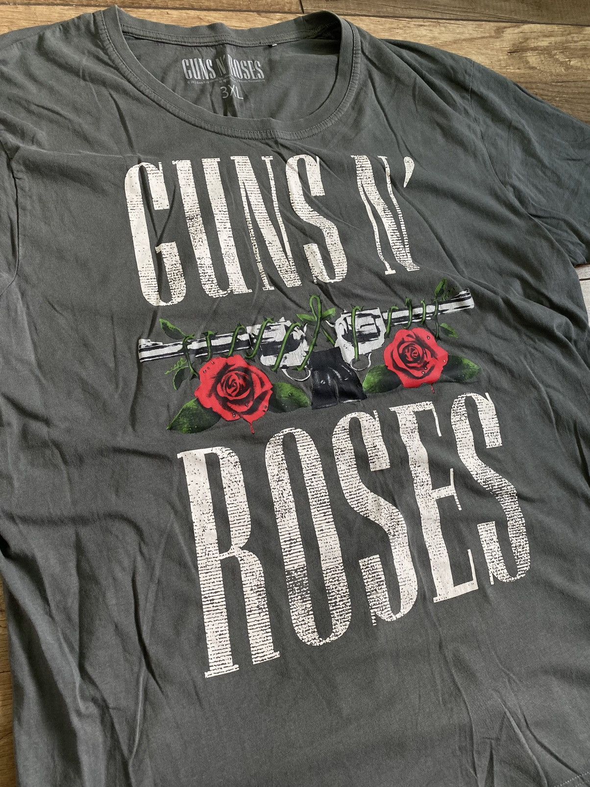 Band Tees Vintage Guns N' Roses 2013 Oversize Distressed Rock T Shirt Size US XXL / EU 58 / 5 - 5 Thumbnail