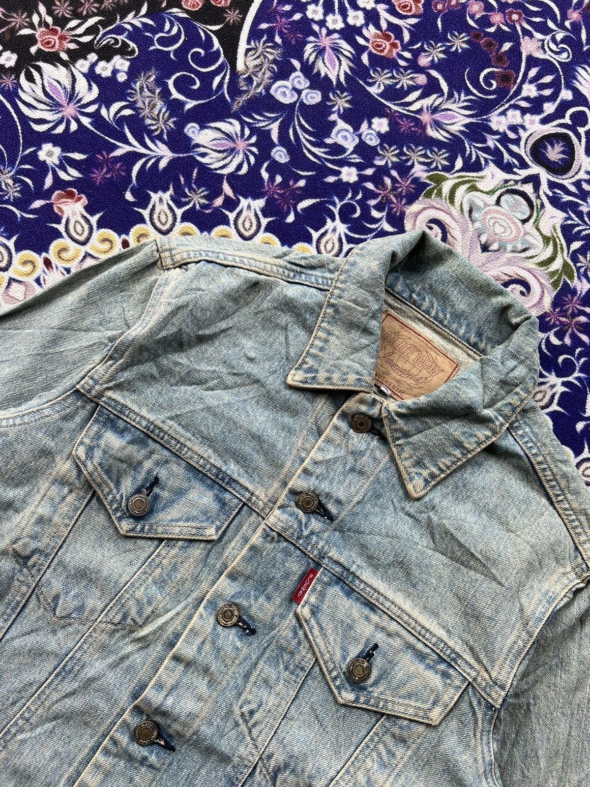 Japanese Brand (L) Vintage Blue Way Japanese Brand Sand Wash Denim Jacket Size US L / EU 52-54 / 3 - 2 Thumbnail