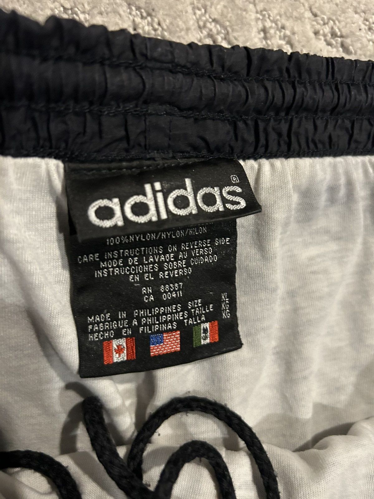 Adidas × Vintage Vintage 90’s Baggy Black Adidas Track Pants Size US 36 / EU 52 - 3 Thumbnail
