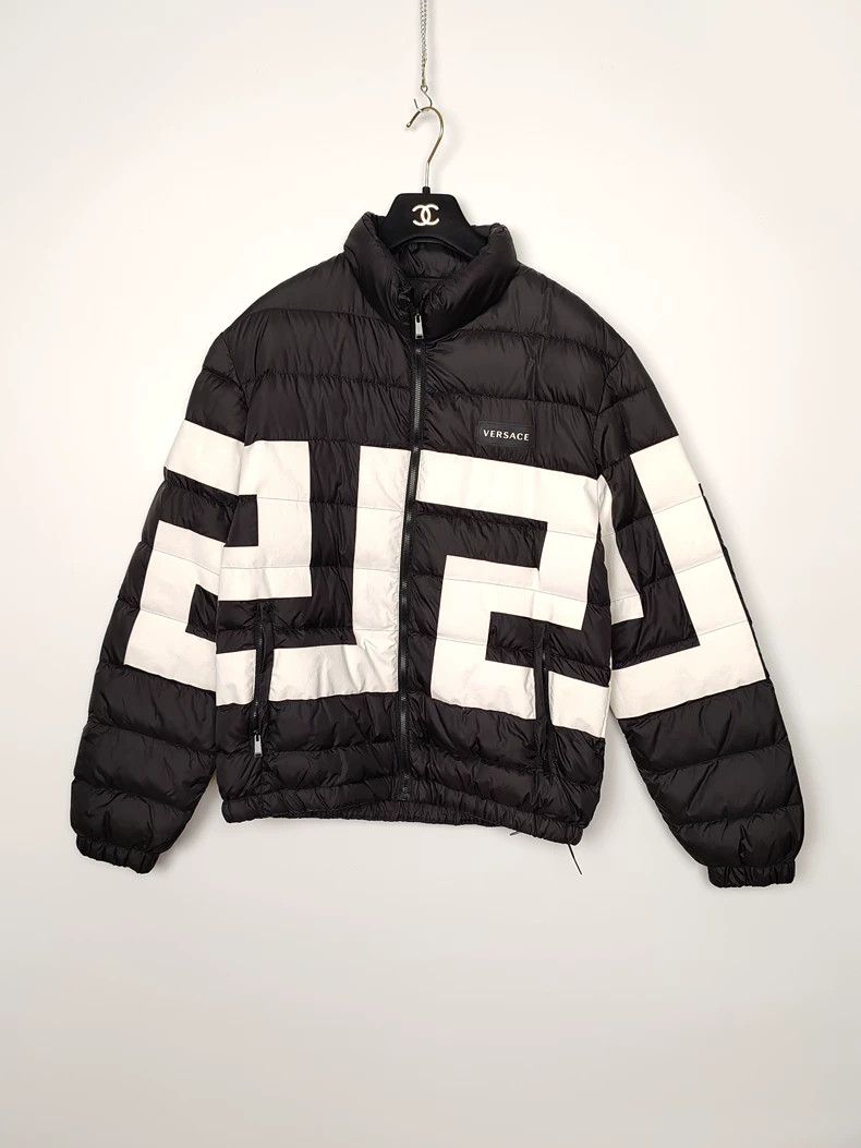 Versace Versace Greek back-pattern stand-up collar down jacket Size US S / EU 44-46 / 1 - 1 Thumbnail
