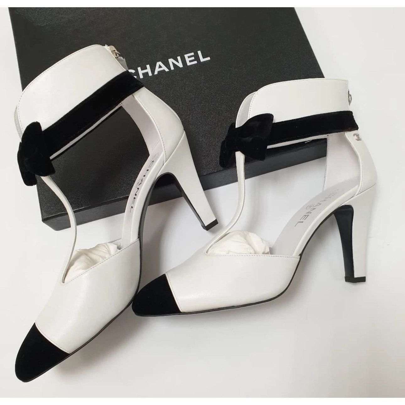 NWOB Chanel Black White Heeled Sandals Sz.41