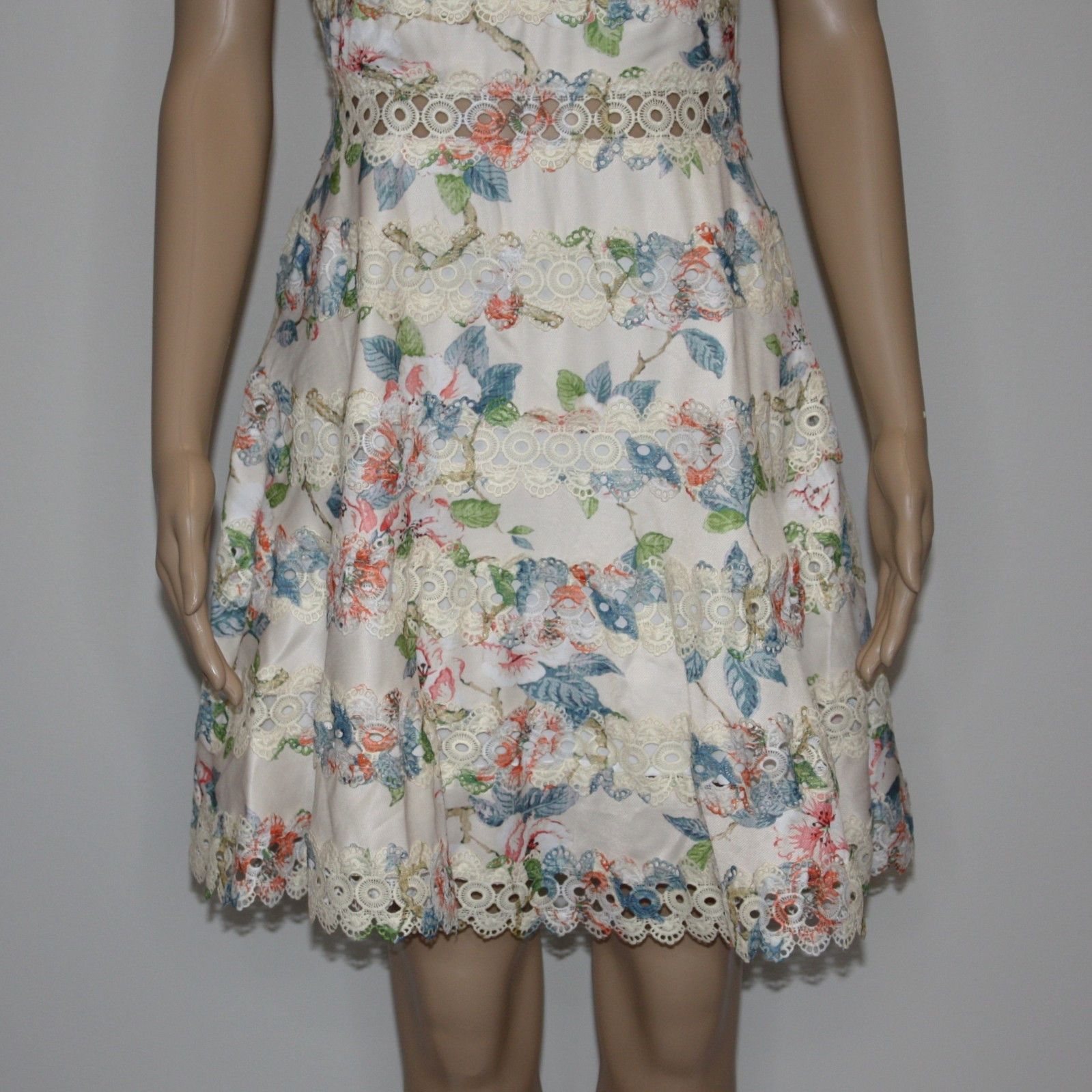 Other Goodnight Macaroon 'Dolly' Crochet Tied Straps Floral Dress Size L / US 10 / IT 46 - 4 Thumbnail