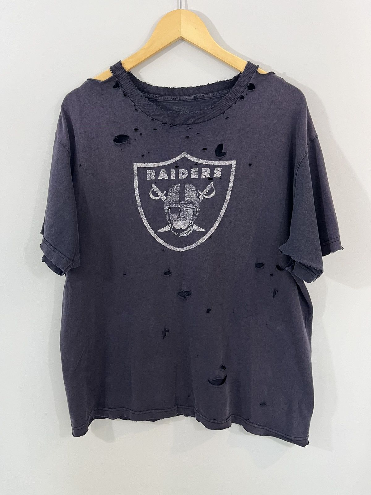 Vintage Oakland Raiders Sun Faded Thrashed NFL Tee Size US XL / EU 56 / 4 - 1 Thumbnail