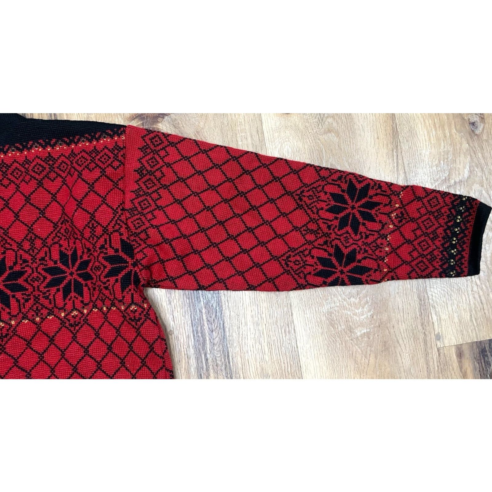 Vintage VINTAGE Norsk Wear Womens Sweater Cardigan Knit Wool Red Small Long Sleeve Crew Neck Casual 100% Wool Fair Isle Button Decor 1970s 80s Womens Size S / US 4 / IT 40 - 7 Thumbnail