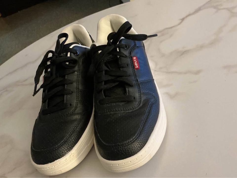 Levi's Levi's Womens Drive Lo Synthetic Leather Shoe Size US 7 / EU 40 - 4 Thumbnail