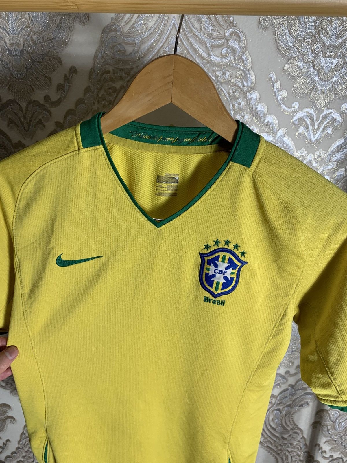 Nike VINTAGE NIKE BRAZIL RETRO SOCCER JERSEY NEYMAR VINI Y2K 90s Size US S / EU 44-46 / 1 - 2 Thumbnail