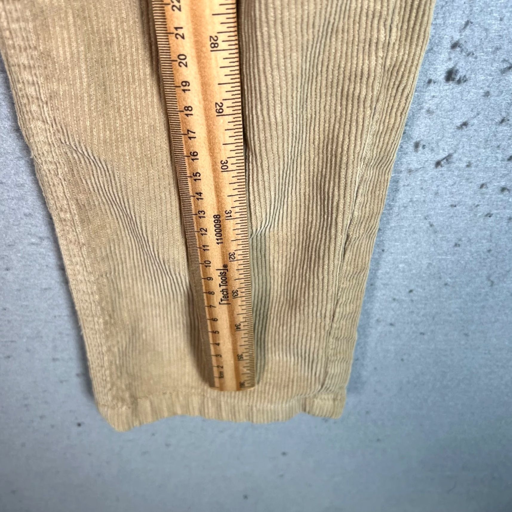 Zara Zara Man Basic Mens 30 Beige Corduroy Pants Tapered Leg Chino Straight Flat Front Regular Waist 30 Inseam 29 Vintage No Mens Size US 30 / EU 46 - 7 Thumbnail