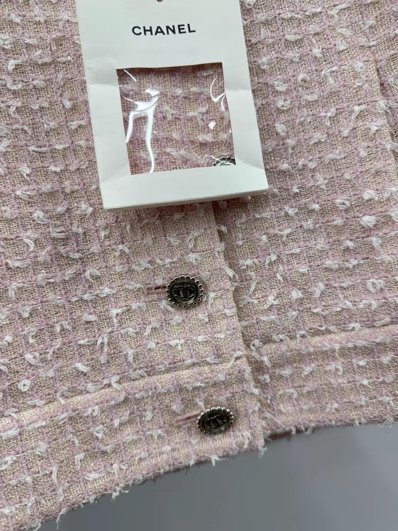 Chanel Chanel 24P pink tweed short-sleeved jacket Size M / US 6-8 / IT 42-44 - 2 Thumbnail