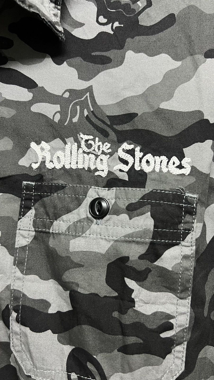 Band Tees 2015 The Rolling Stones Camo Shirt Size US L / EU 52-54 / 3 - 5 Thumbnail