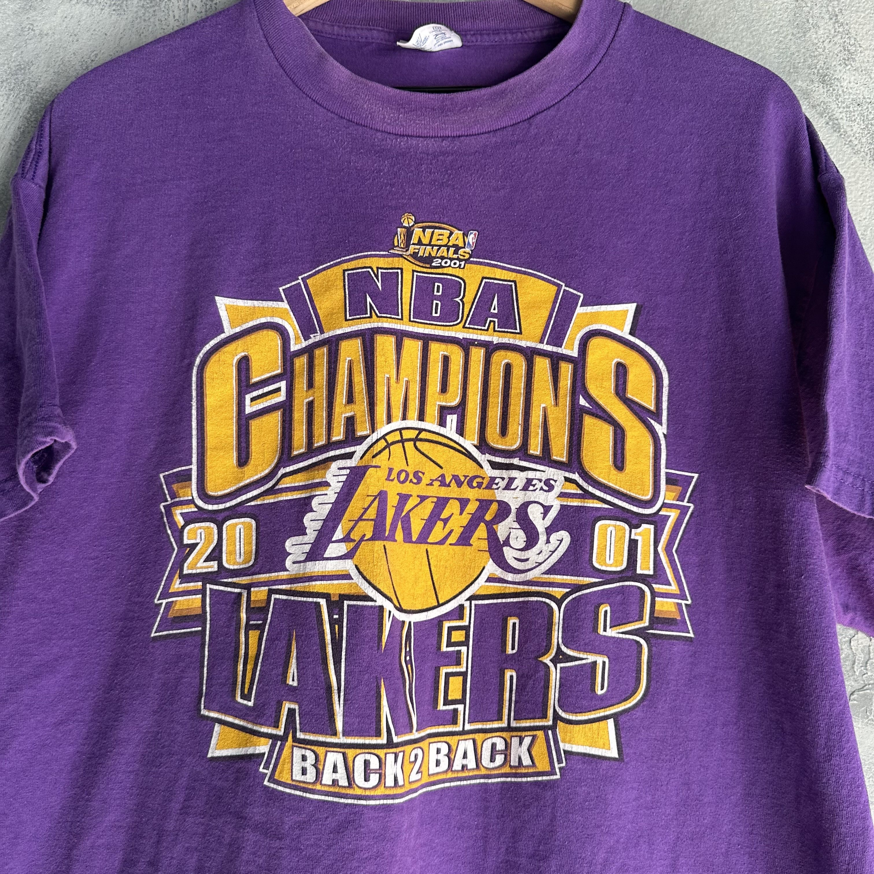 Champion Vintage Los Angeles LA Lakers 2001 Back 2 Back T Shirt Size US XL / EU 56 / 4 - 2 Thumbnail