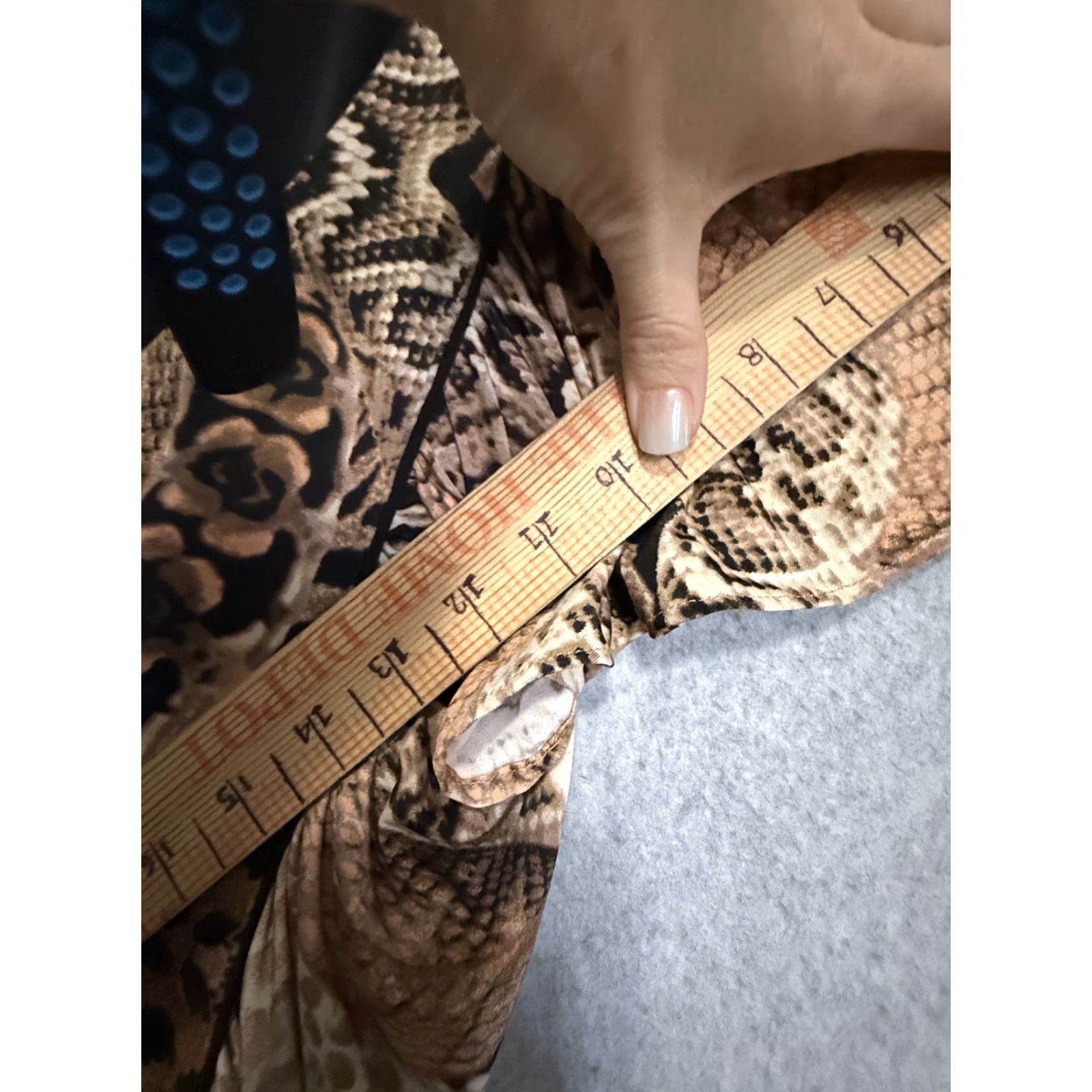 Bebe bebe Addiction Dress Womens M Brown Animal Print Ruched Flutter Sleeve Mini V-Neck Party/Cocktail Size M / US 6-8 / IT 42-44 - 7 Thumbnail