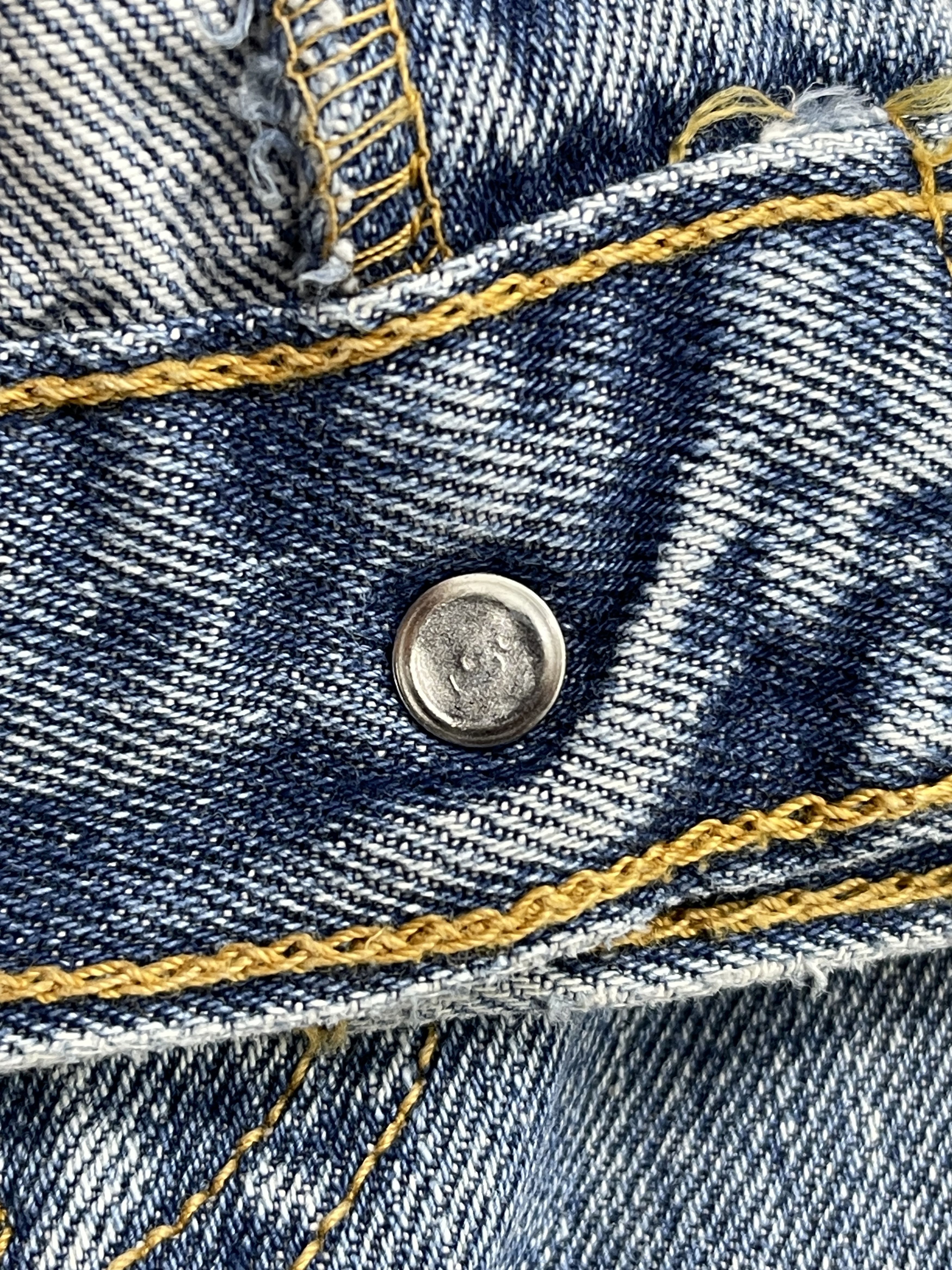 Levi's × Vintage Vintage Levis 501 Light Washed Jeans Size US 33 - 13 Thumbnail