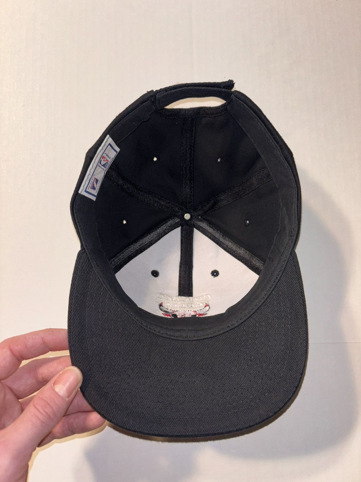 Logo 7 Vtg Logo 7 NBA Chicago Bulls 90’s Strap Back Baseball Cap Size ONE SIZE - 5 Thumbnail