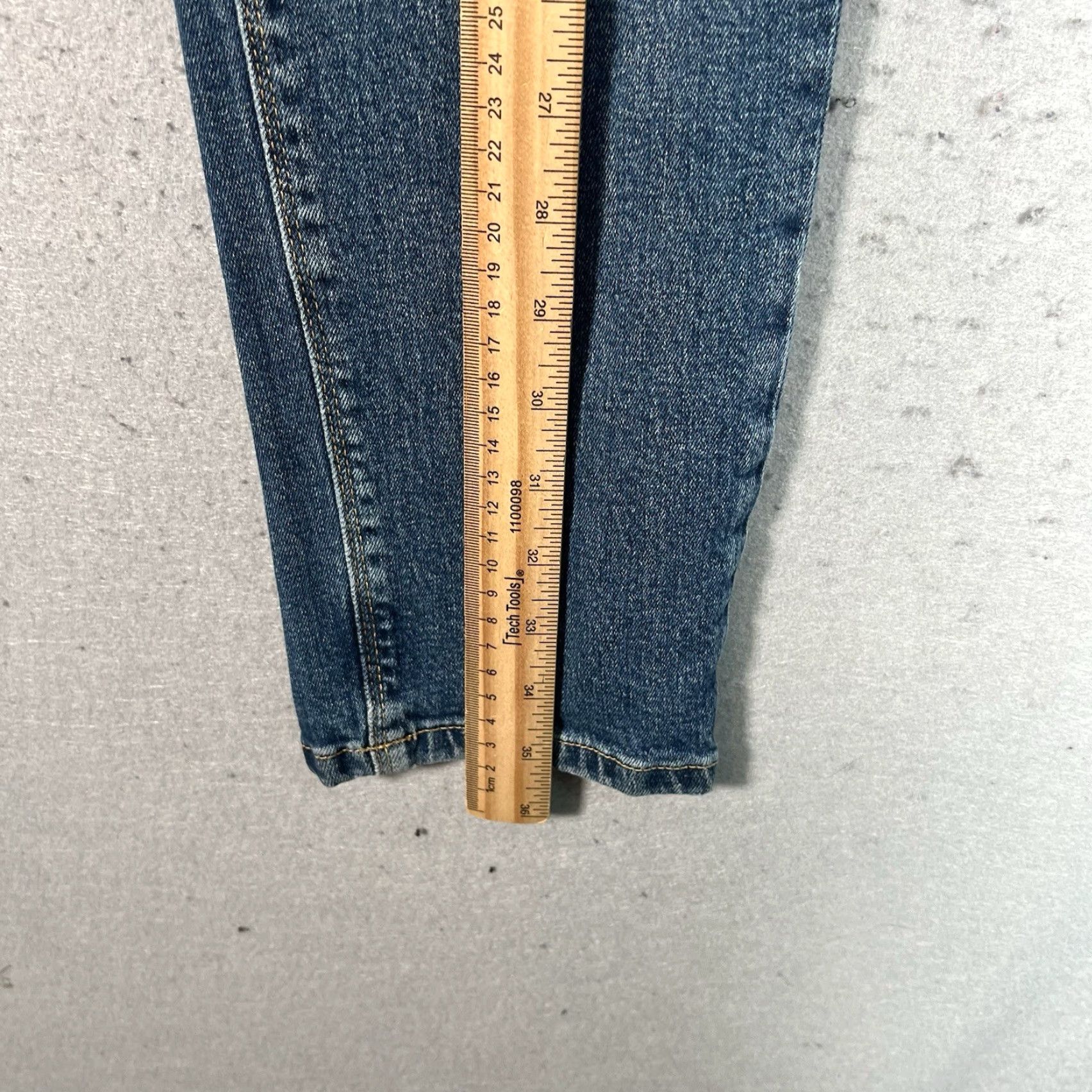 Reiss Reiss Slim Fit Jeans Womens 27 Blue Medium Wash Denim Cotton Blend Tapered Leg Medium Wash Womens Size 27" / US 4 / IT 40 - 4 Thumbnail