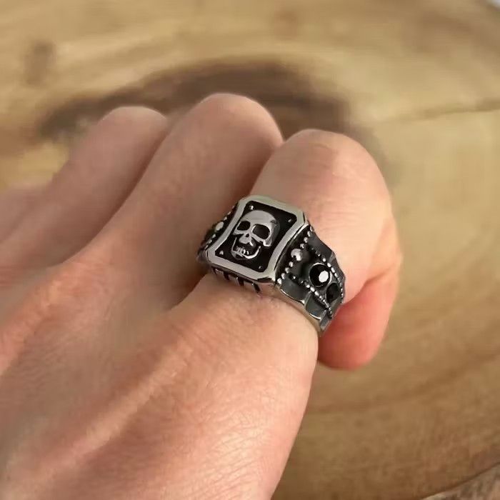 Jewelry × Vintage Unique Black Stone Skull Rings Size ONE SIZE - 2 Thumbnail