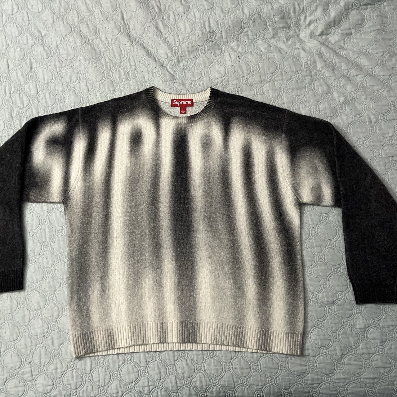 Supreme Blurred Logo Sweater black L-