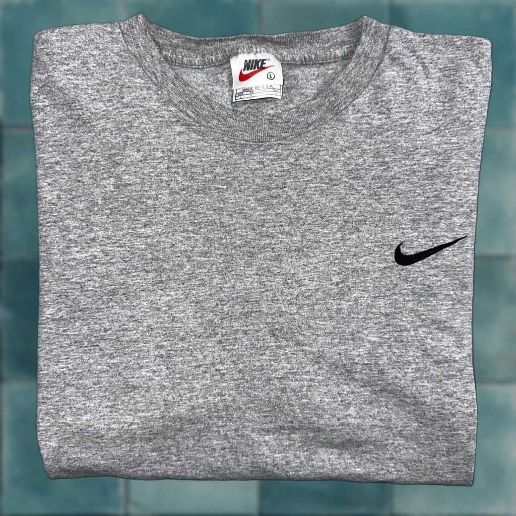 Nike VINTAGE Nike T-Shirt Men Large Gray 90s Logo Crew Neck Short Sleeve All Seasons USA Size US L / EU 52-54 / 3 - 1 Thumbnail