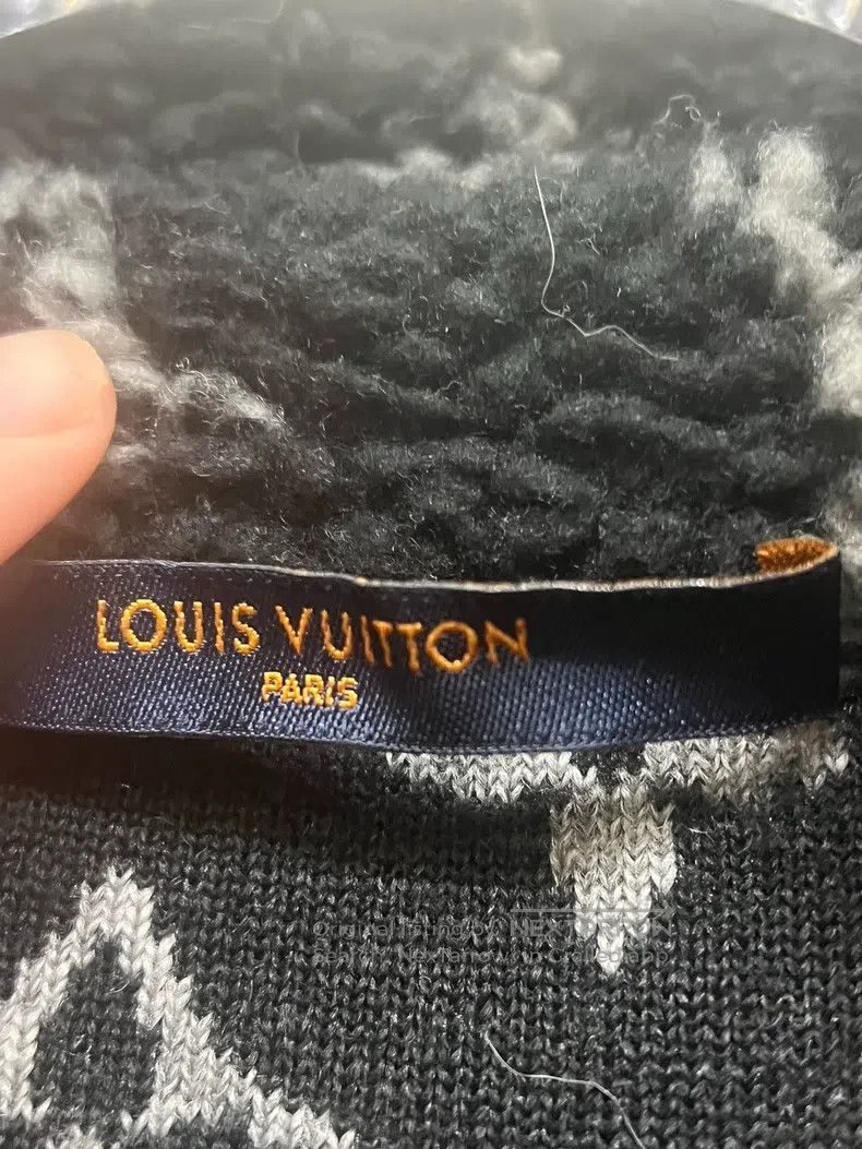 Louis Vuitton Louis Vuitton Black and white full print teddy jacket Size US M / EU 48-50 / 2 - 2 Thumbnail