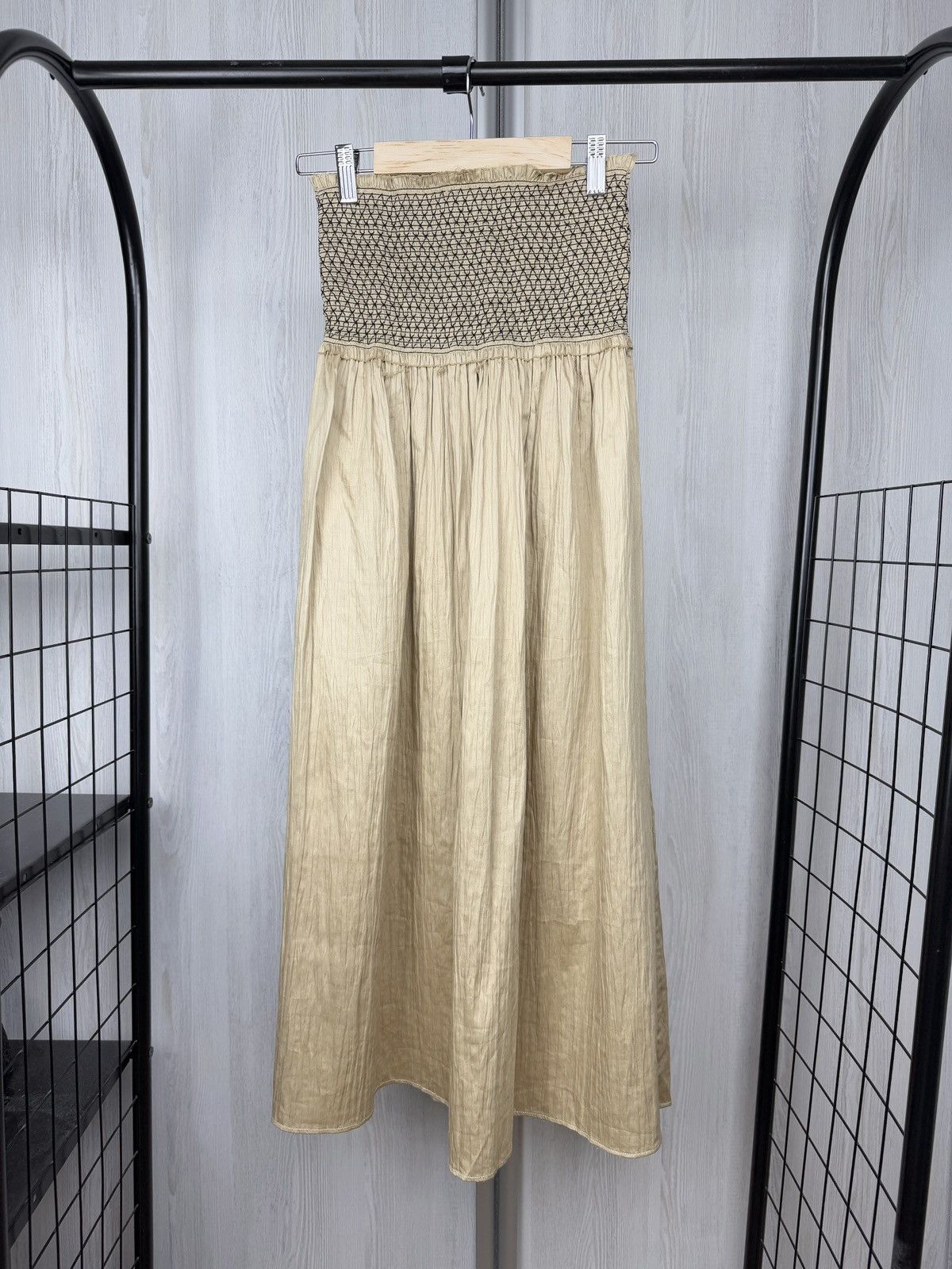 Toteme Toteme Safara Ruched Waist Smock mid length beige skirt Size 27" / US 4 / IT 40 - 1 Thumbnail