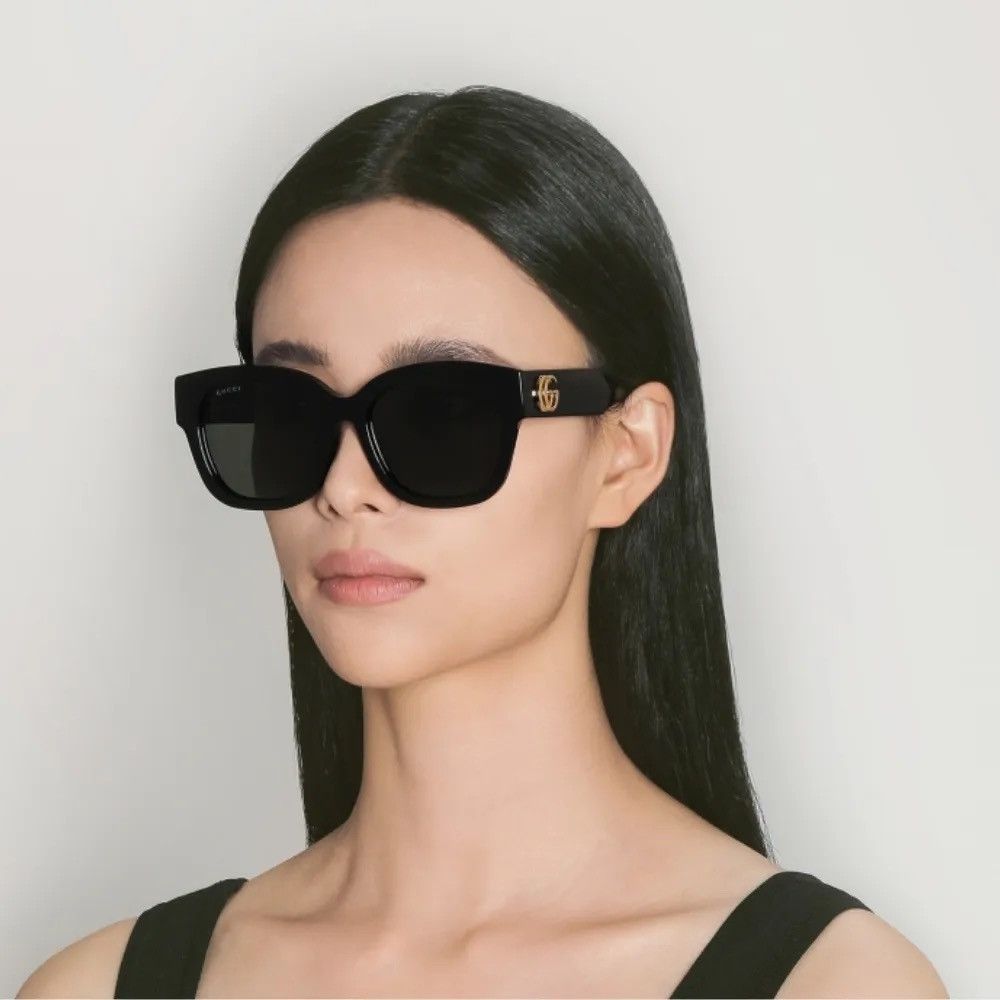 サングラス GUCCI Woman Sunglasses Black GG1550SK 001 Gucci GG1550SK 001 Sunglasses Shiny Black - eye-oo.com
