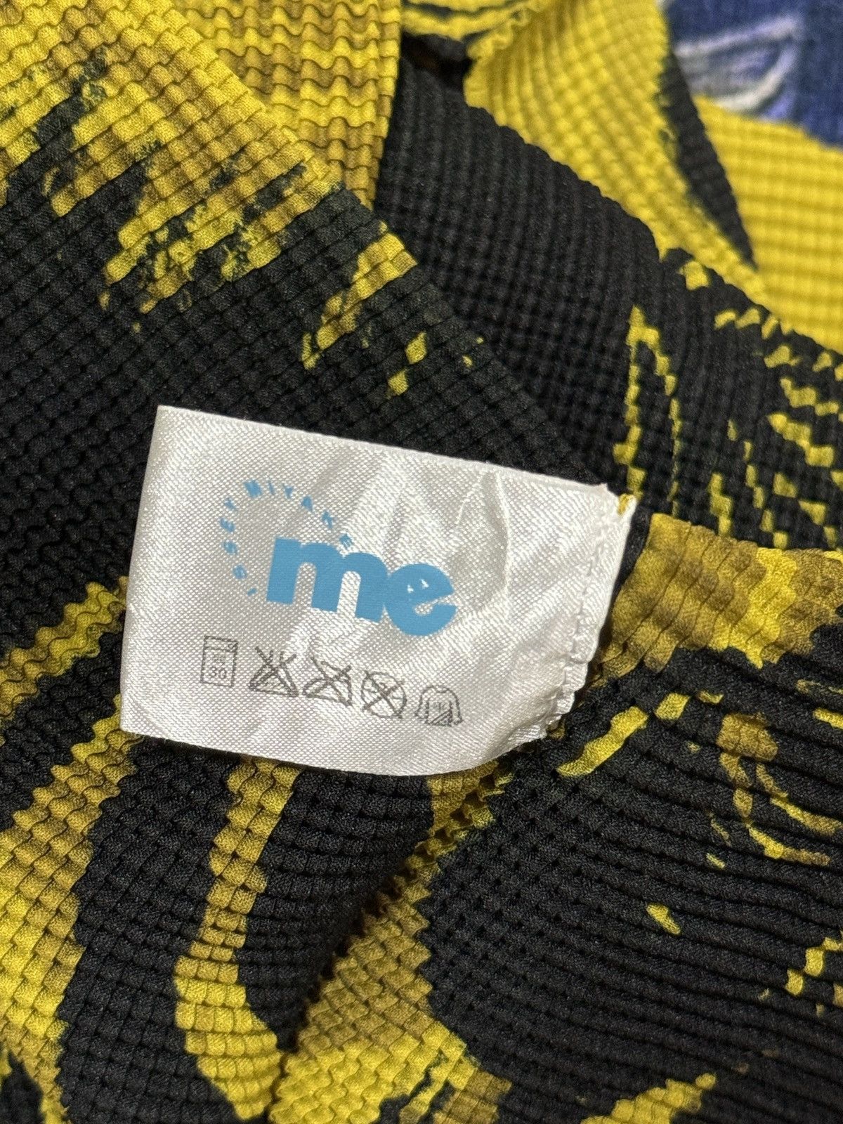 Issey Miyake S/S 2014 me Issey Miyake Pleated Top Yellow and Black Zebra Size XS / US 0-2 / IT 36-38 - 5 Thumbnail