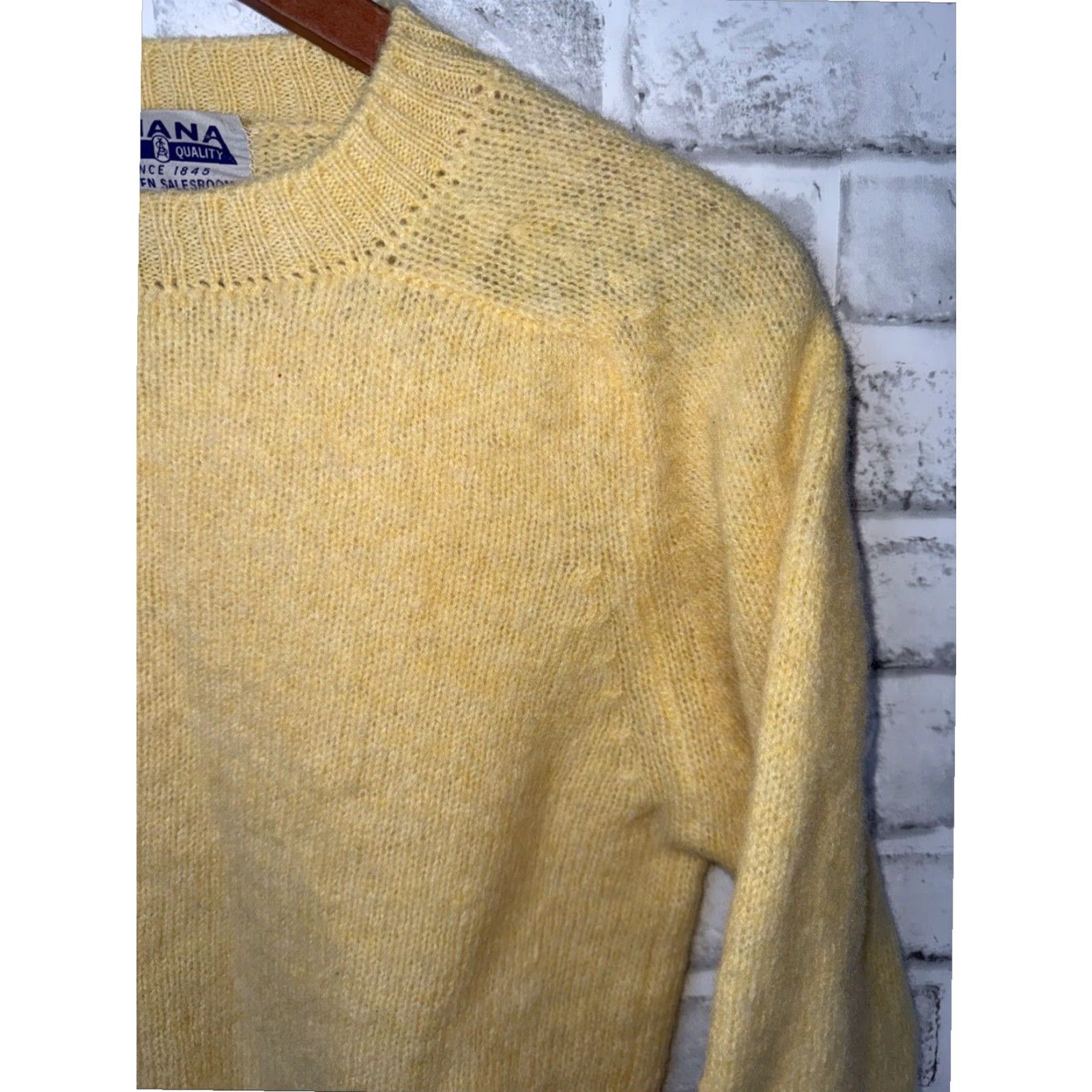 Vintage VINTAGE Amana Women's Medium Yellow Wool Pullover Sweater Long Sleeve Size M / US 6-8 / IT 42-44 - 3 Thumbnail