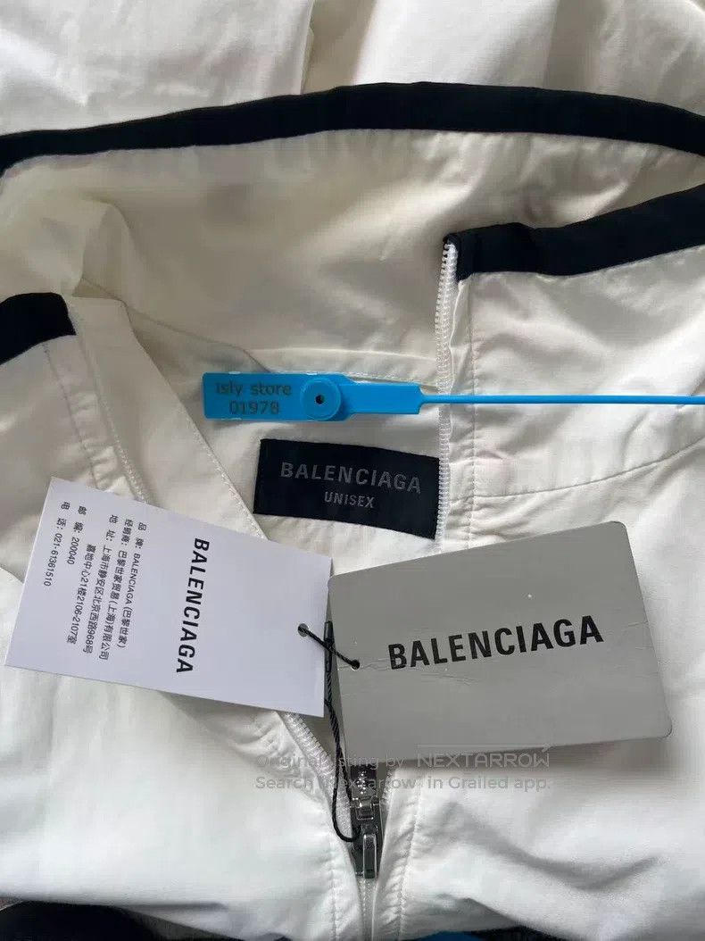Balenciaga Balenciaga Logo Letter Printed Contrast Collar Sun Protect Size US S / EU 44-46 / 1 - 5 Thumbnail