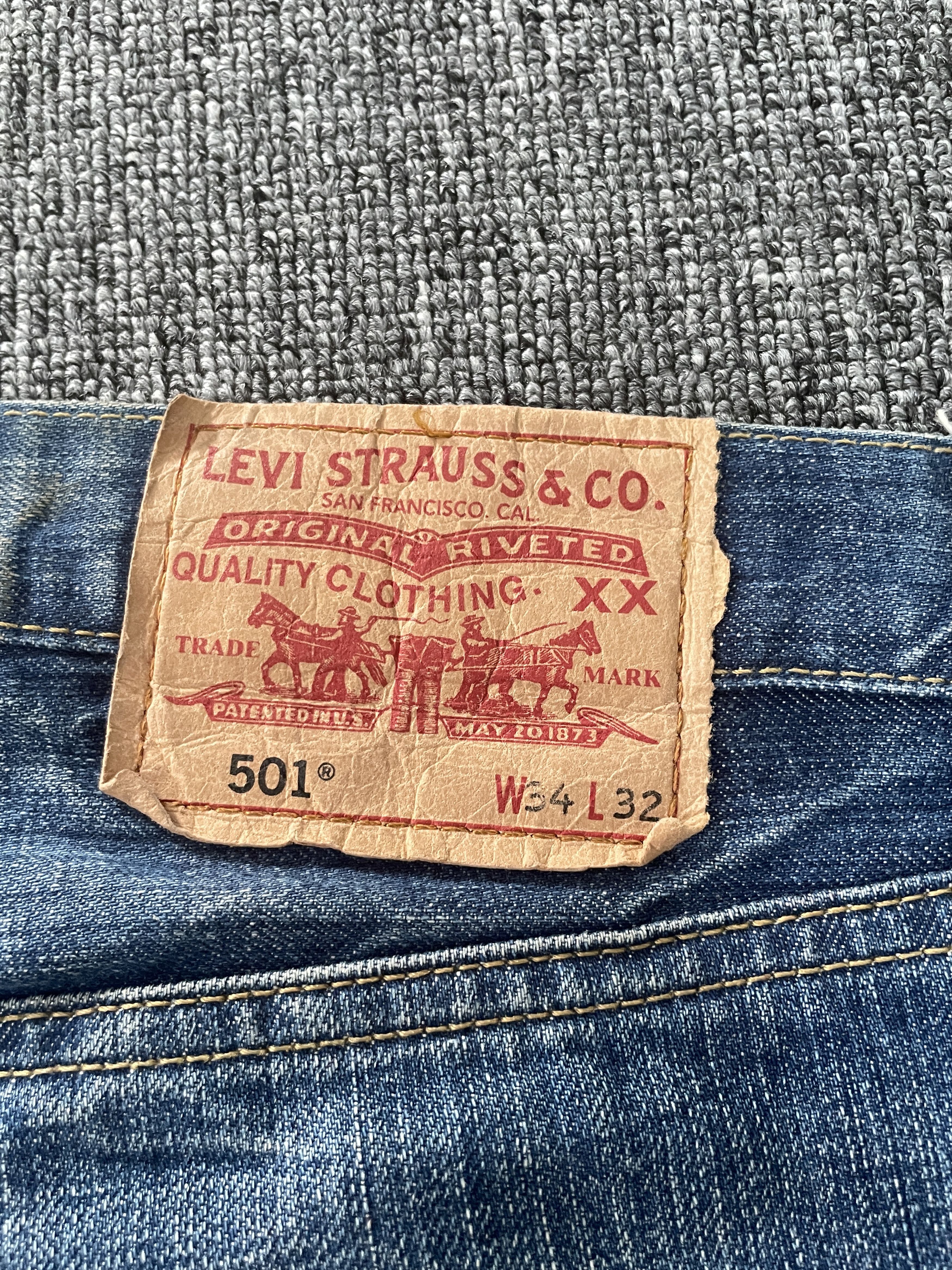 Levi's 00s Levis 501 Jeans W34 Distressed Faded Button Fly Denim Size US 34 / EU 50 - 12 Thumbnail