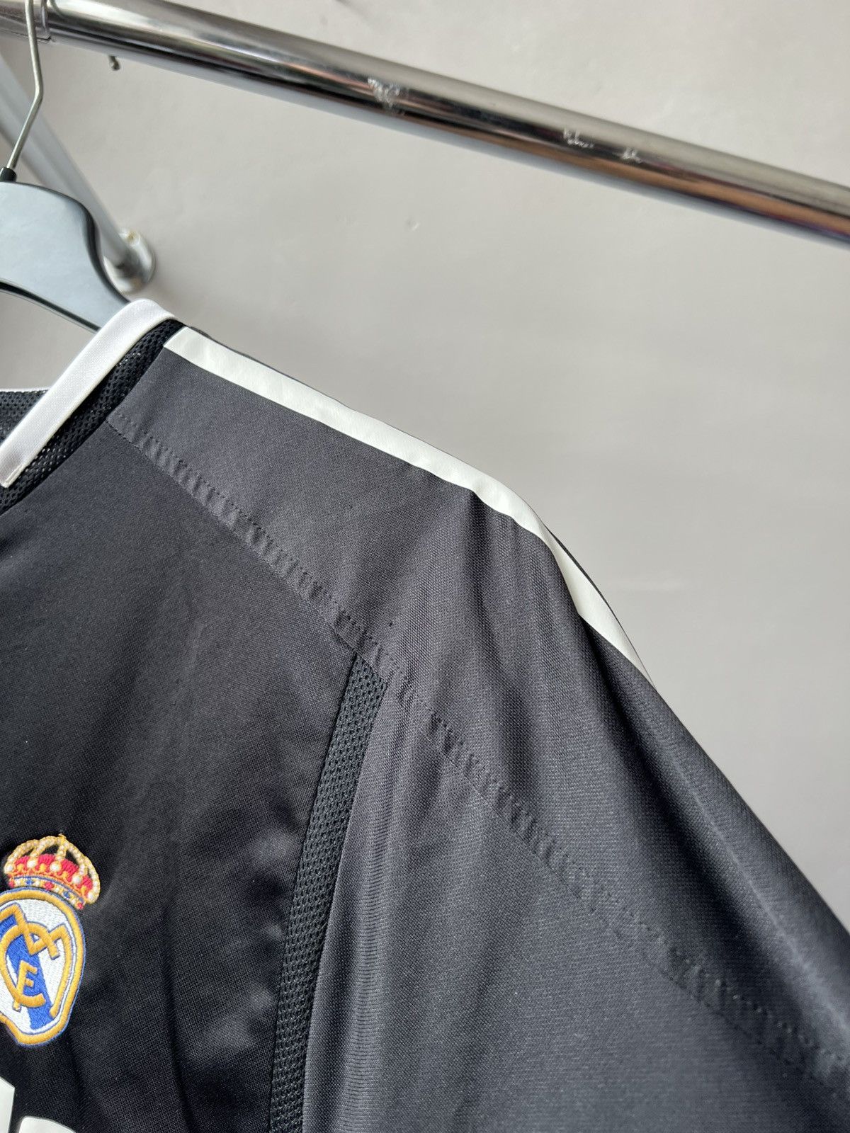 Adidas 2004/05 REAL MADRID AWAY SOCCER JERSEY FOOTBALL SHIRT L Size US L / EU 52-54 / 3 - 14 Thumbnail