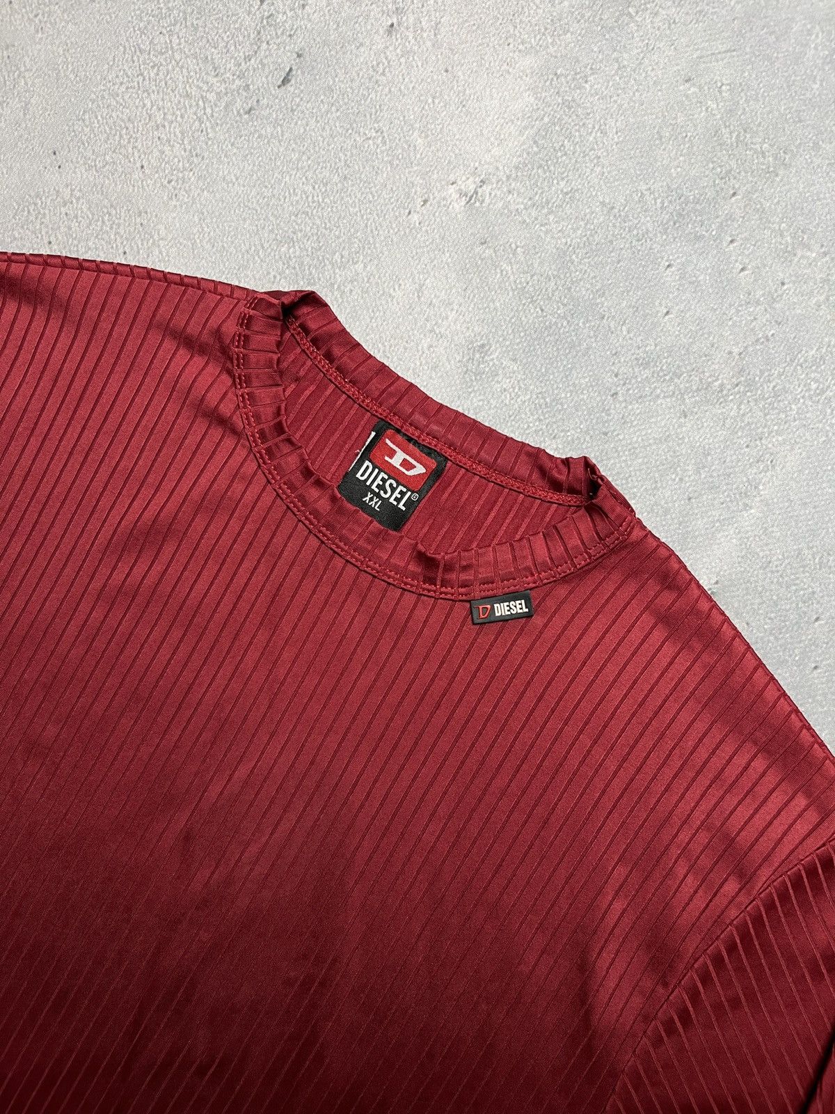 Diesel Vintage Diesel T Shirt Tee Big Logo Baggy Distressed 90s Y2K Size US L / EU 52-54 / 3 - 2 Thumbnail