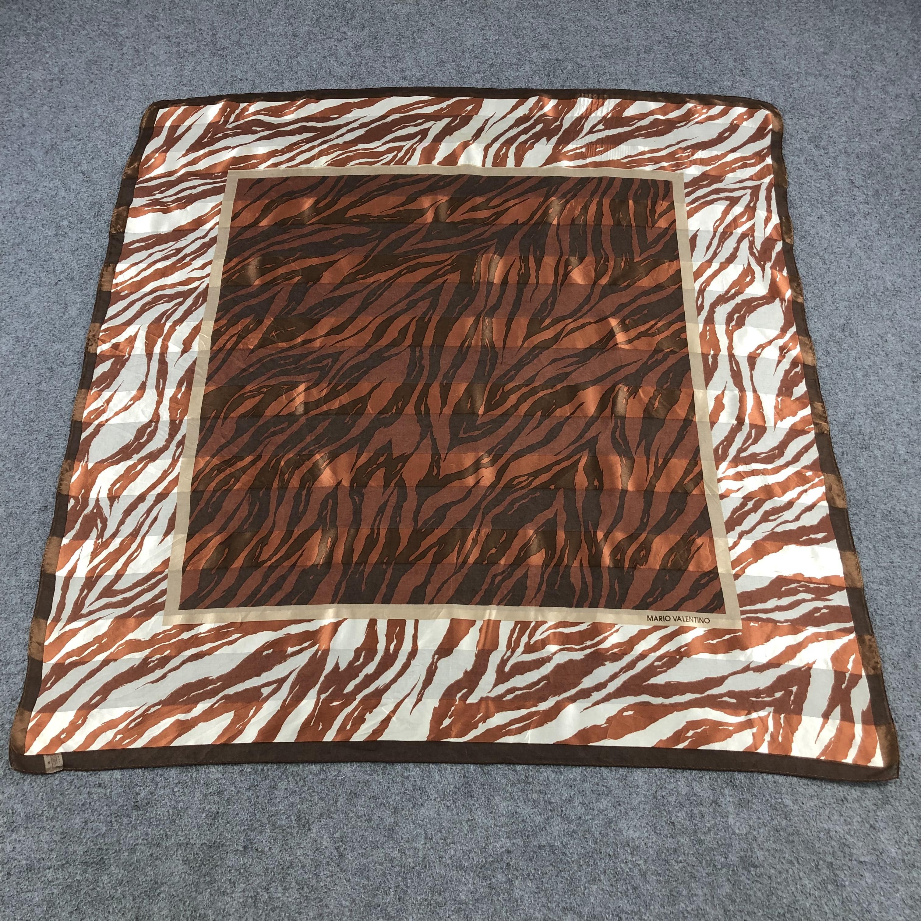 Mario Valentino Vintage Mario Valentino Slit Thread Silk Scarf M356 Size ONE SIZE - 2 Thumbnail