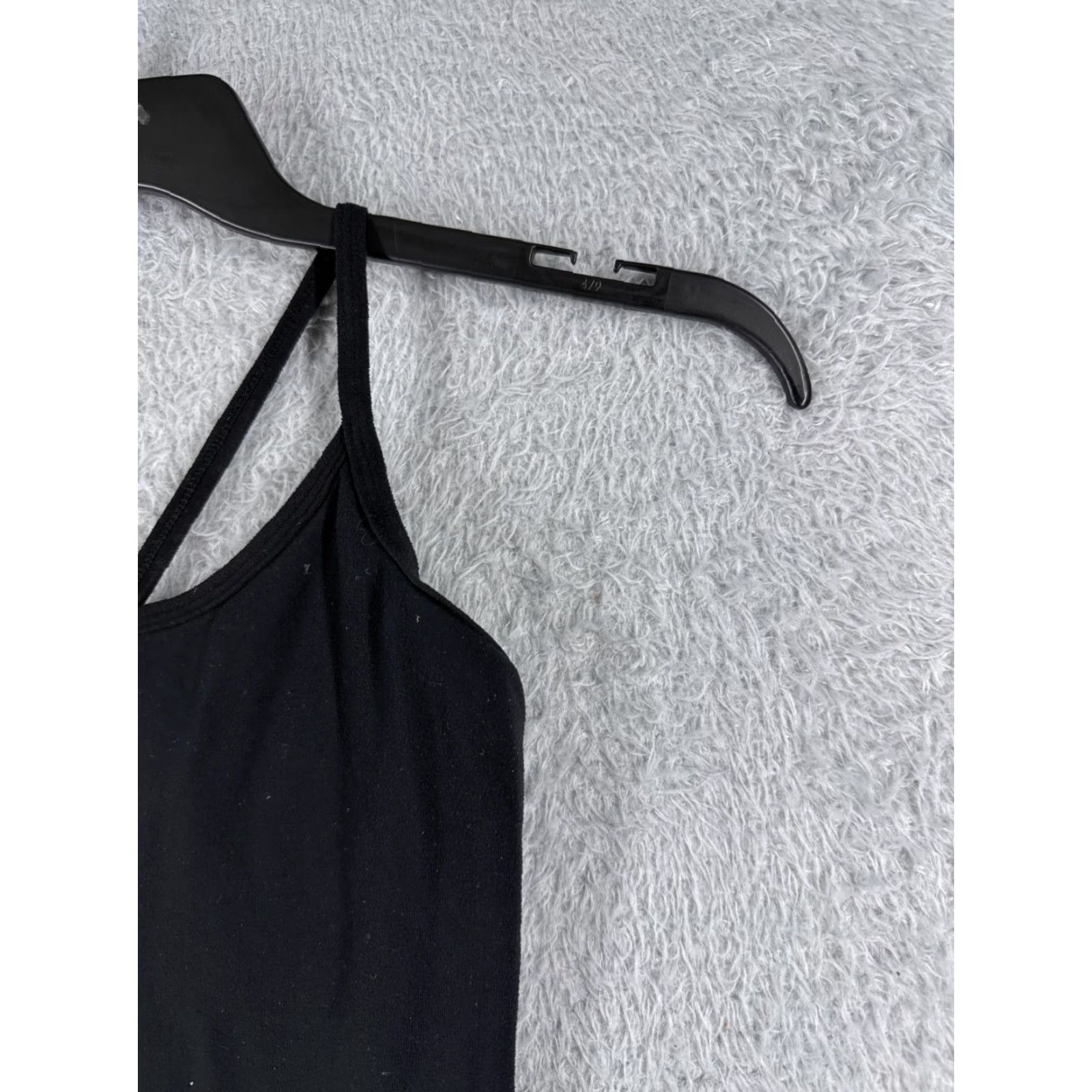 Lululemon Lululemon Shirt Women Tank Black Round Neck Racerback Strap Gym Yoga Workout READ Size XS / US 0-2 / IT 36-38 - 2 Thumbnail