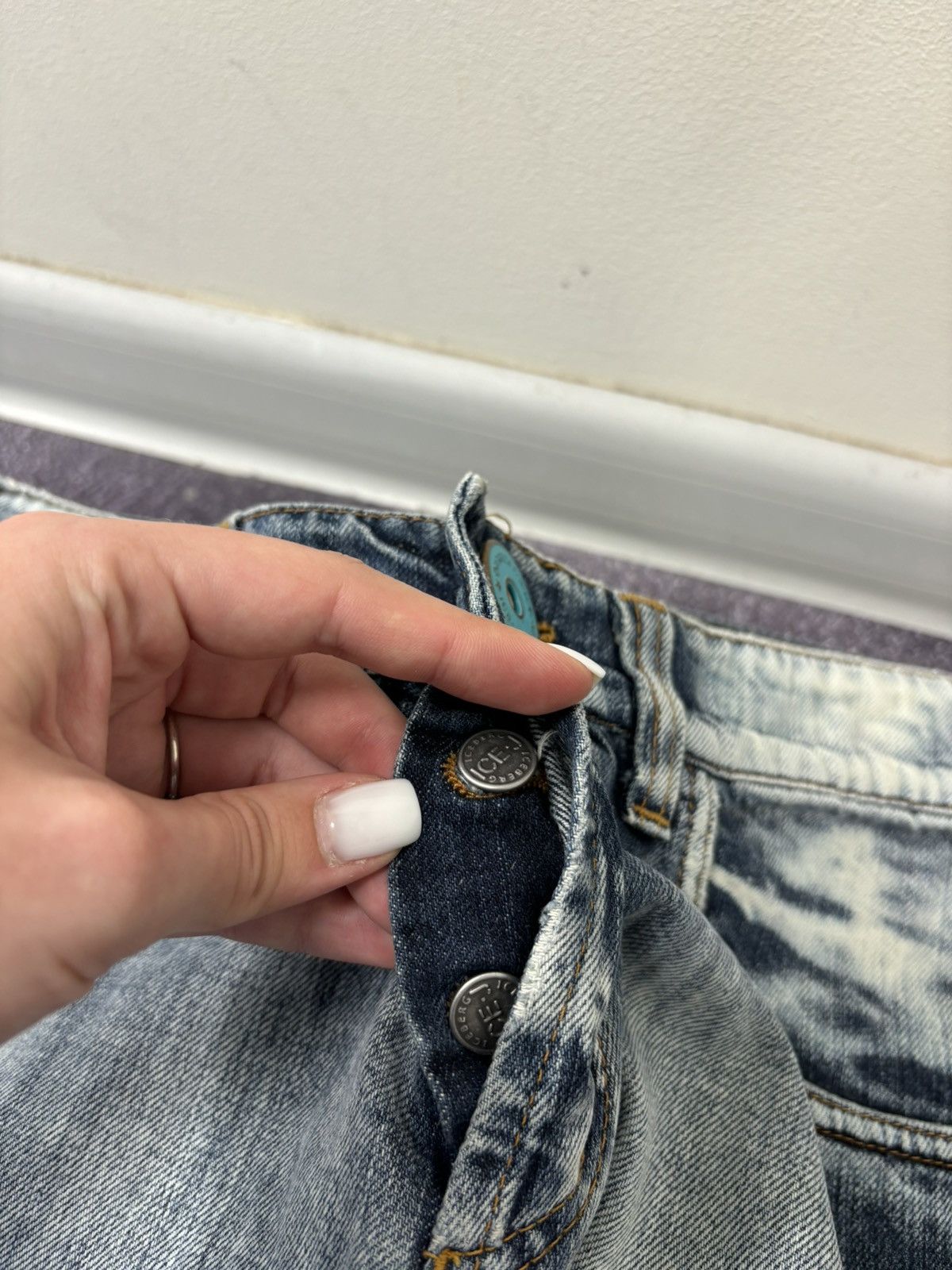 Iceberg Vintage Iceberg Women’s Faded Blue Denim Cropped Jeans Size 30" / US 8 / IT 44 - 6 Thumbnail