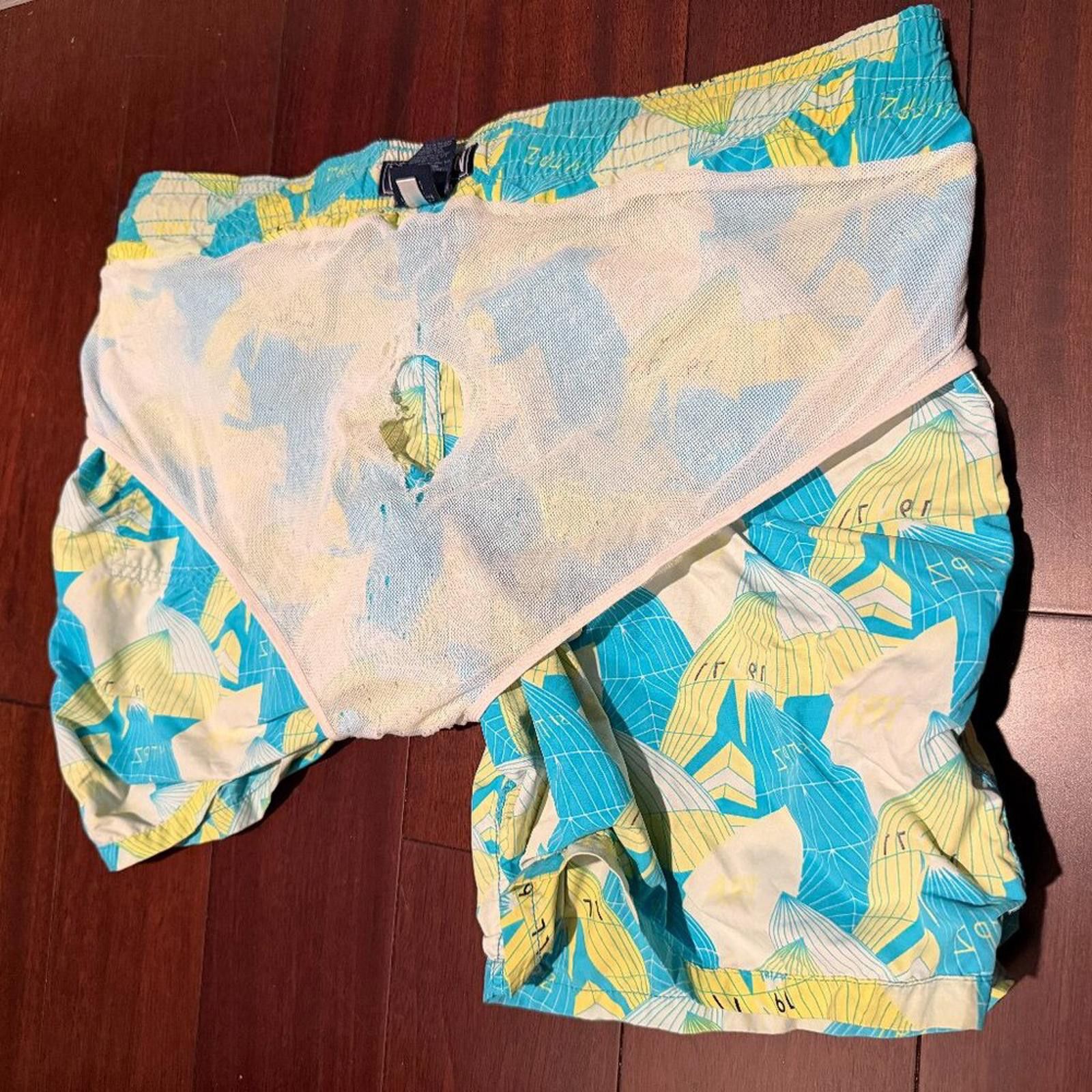 Vilebrequin Vilebrequin Men Swim Shorts Size XL Graphic Print 8/10 Size US 36 / EU 52 - 9 Thumbnail