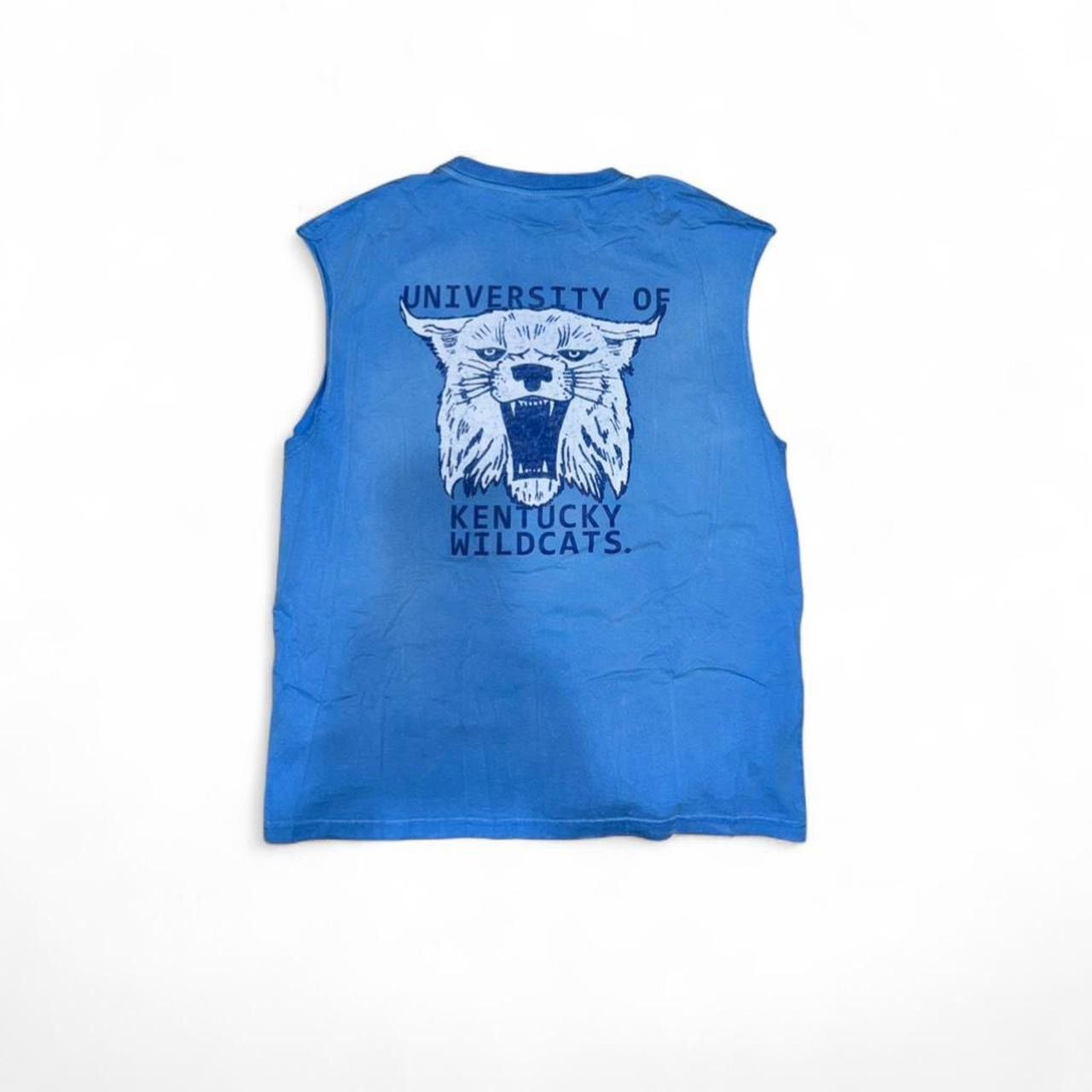 Eric Emanuel × NCAA ERIC EMANUEL NCAA KENTUCKY WILDCATS BASIC CUTOFF SIZE LARGE Size US L / EU 52-54 / 3 - 2 Thumbnail