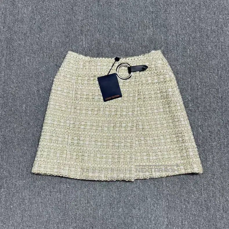 Louis Vuitton Louis Vuitton SS23 Khaki tweed wrap skirt Size 35" - 1 Thumbnail