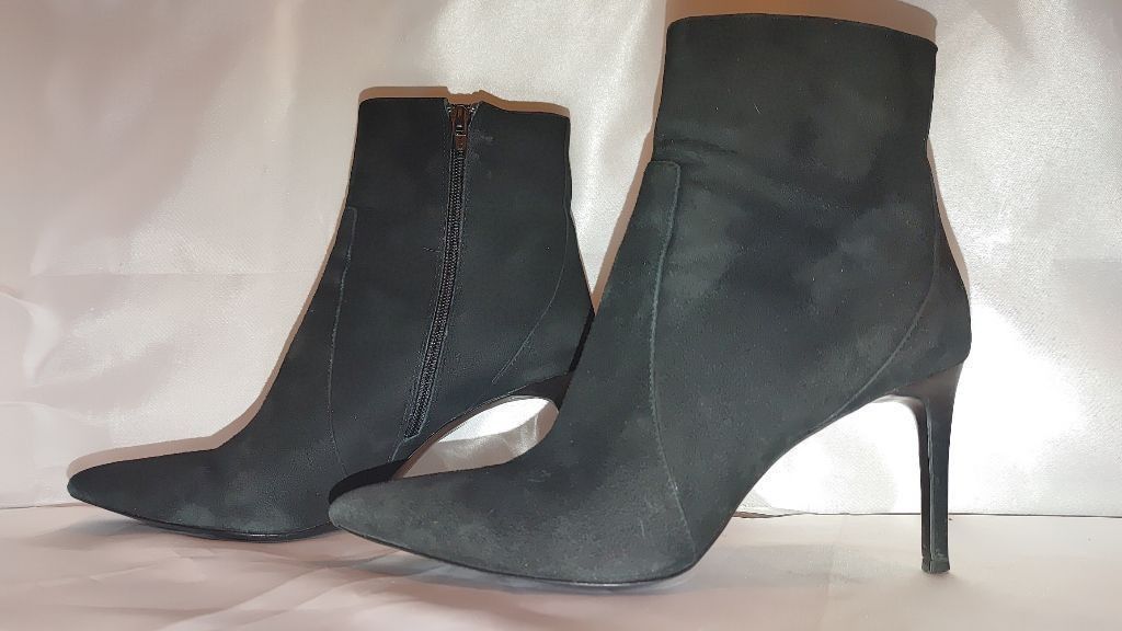 Banana Republic Banana Republic Torri Suede Booties Size 8 Size US 8 / IT 38 - 3 Thumbnail