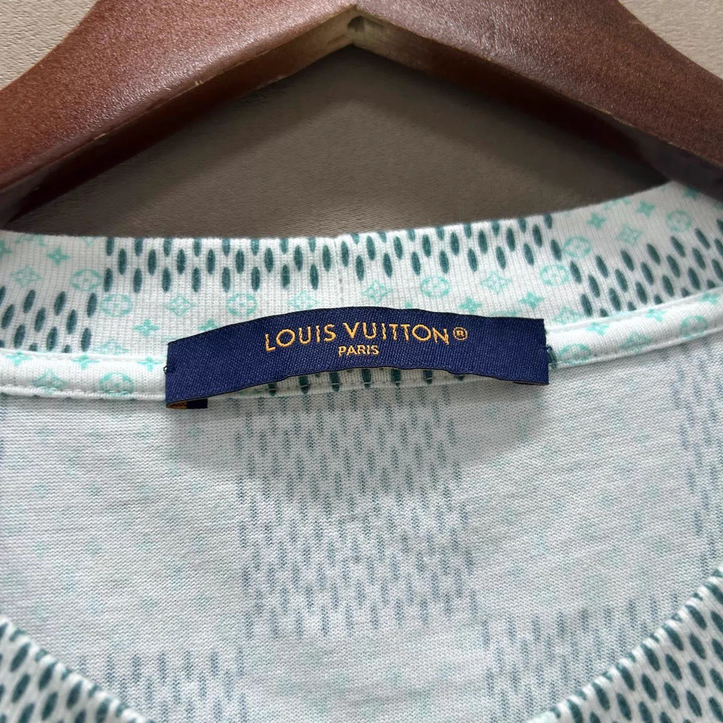 Louis Vuitton Louis Vuitton White Green Monogram Short Sleeve BNWT Size US L / EU 52-54 / 3 - 3 Thumbnail