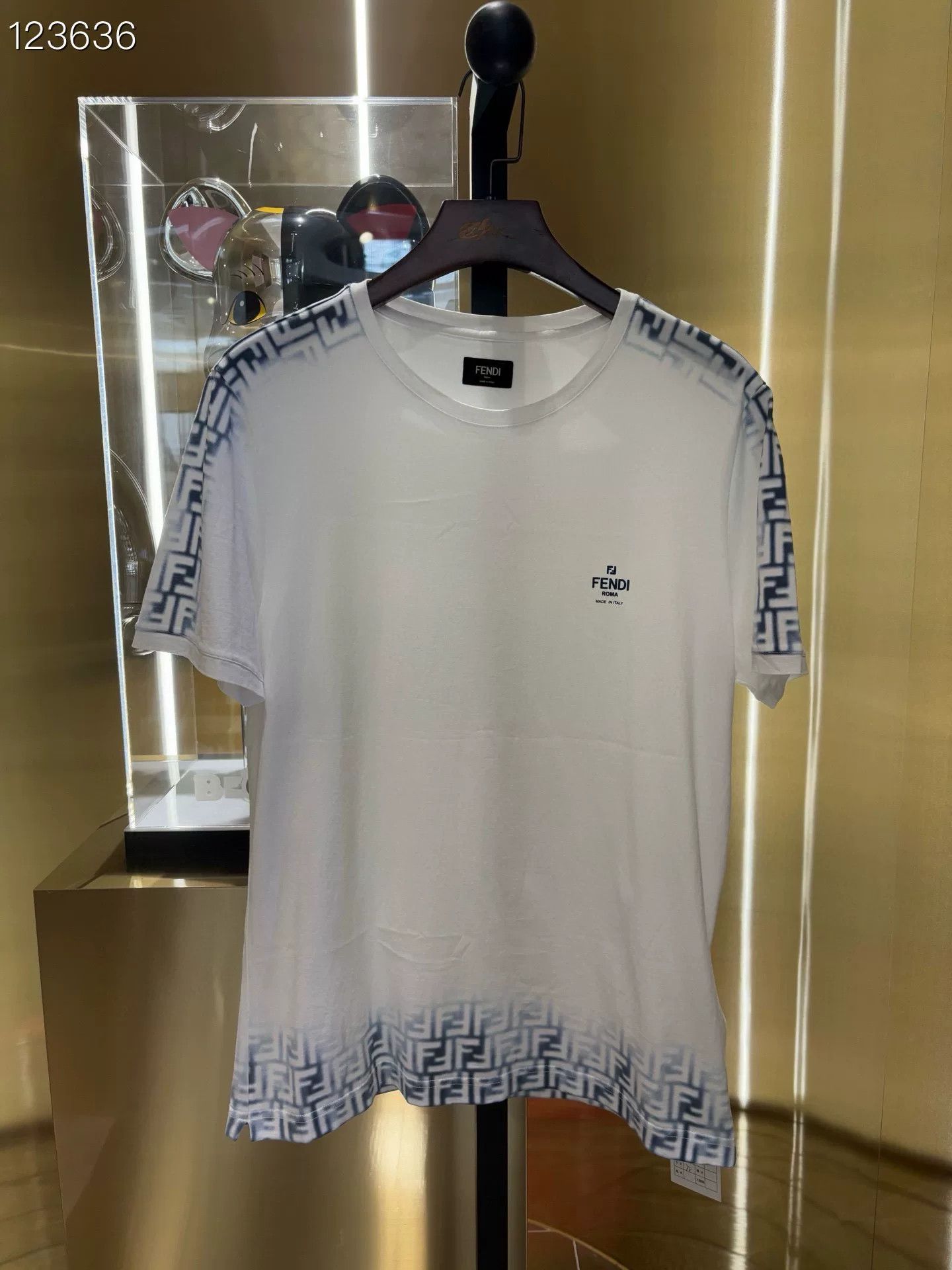 Fendi Fendi New Gradient Logo Casual T-Shirt Size US XL / EU 56 / 4 - 1 Thumbnail