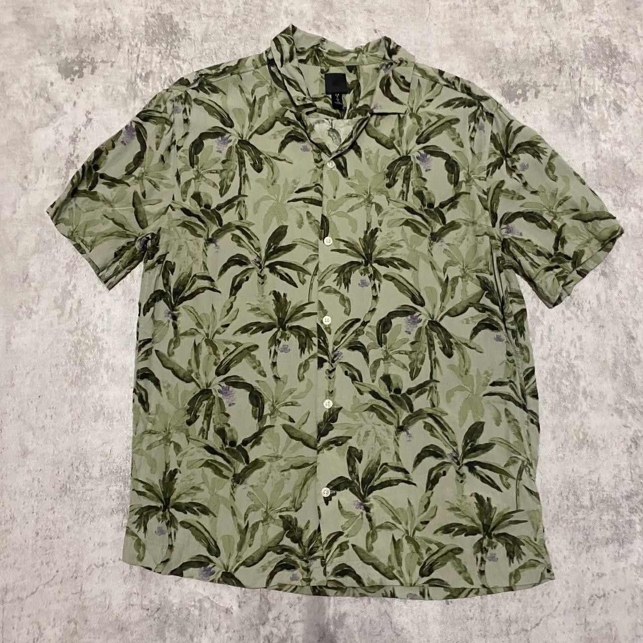 H&M Green palm tree print button-up shirt #HM Hawaii Size US M / EU 48-50 / 2 - 1 Thumbnail