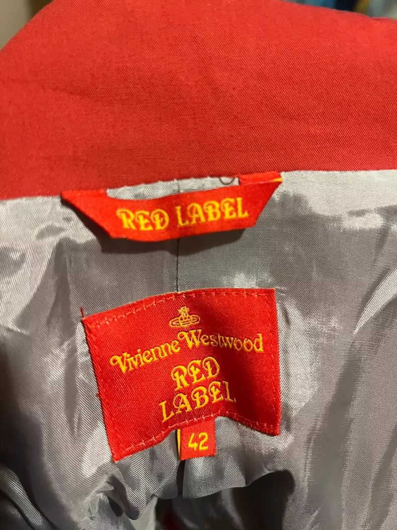 Vivienne Westwood Vivienne Westwood A red shirt with a crumpled, wide collar Size M / US 6-8 / IT 42-44 - 5 Thumbnail
