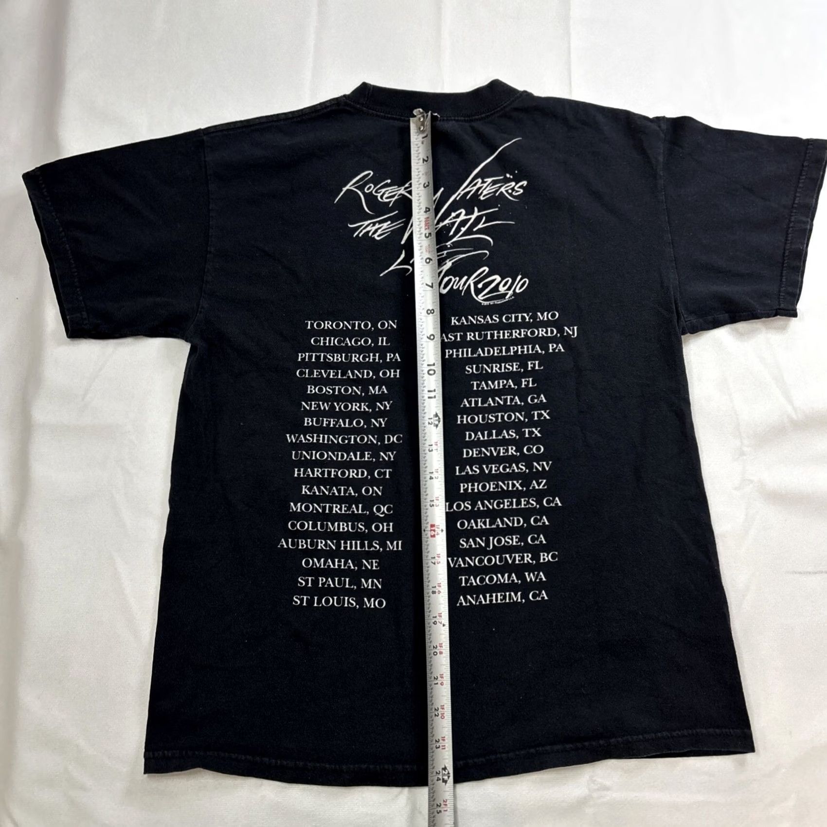 Vintage Roger Waters The Wall Live Concert Tour 2010 Band T Shirt Mens Medium Black Alstyle Size M Regular Shirt Band Mens Size M Black Size US M / EU 48-50 / 2 - 6 Thumbnail