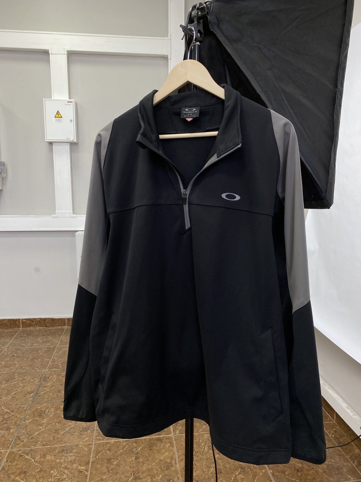Oakley 🇺🇸💀 Vintage Y2K Oakley Softshell Hoodie Rare Retro Hype Size US L / EU 52-54 / 3 - 1 Thumbnail