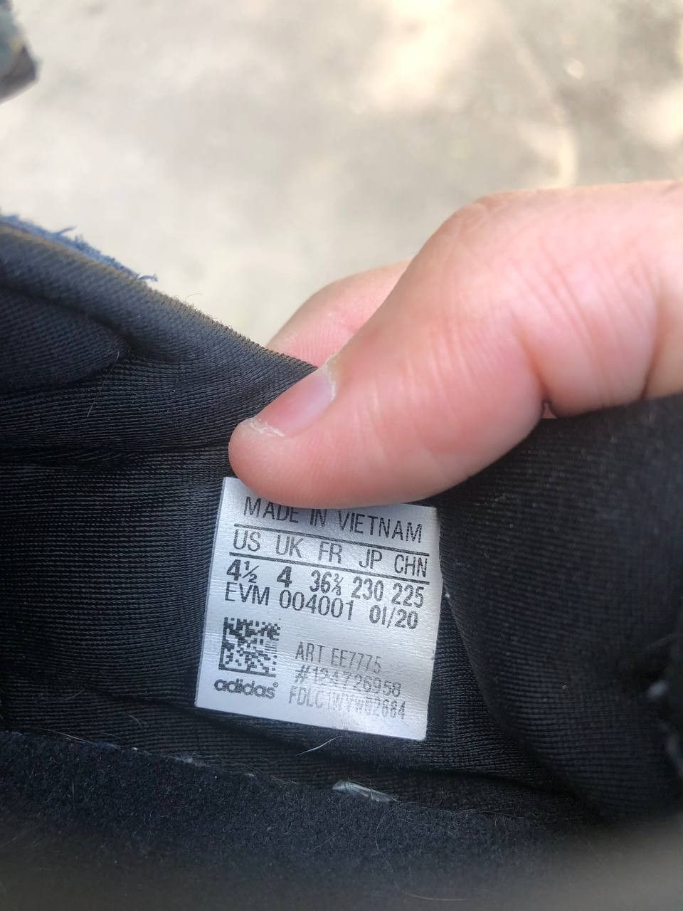 Adidas Vintage Adidas Ozweego Full Black Sneakers Casual Y2K 90s Size US 4.5 / IT 34.5 - 11 Thumbnail