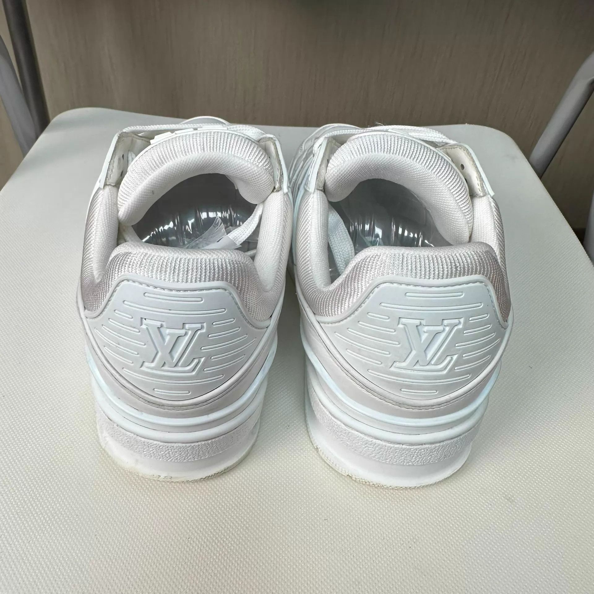 Louis Vuitton LOUIS VUITTON Women's White Leather Lace-Up Trainer Size US 5.5 / IT 35.5 - 3 Thumbnail