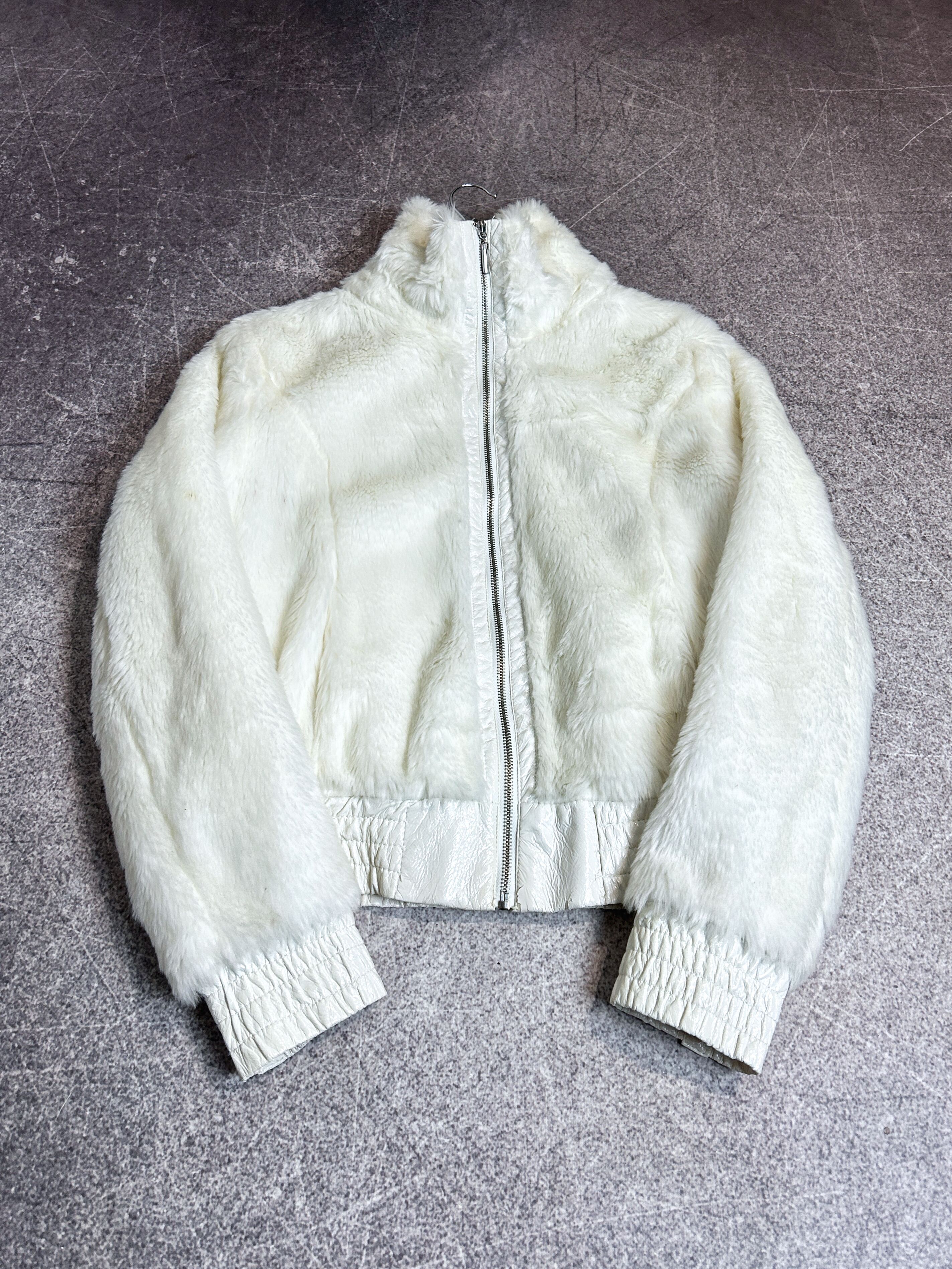 Japanese Brand Cropped Faux Fur Jacket White Soft Girl Coquette Y2K Core Size US S / EU 44-46 / 1 - 1 Thumbnail