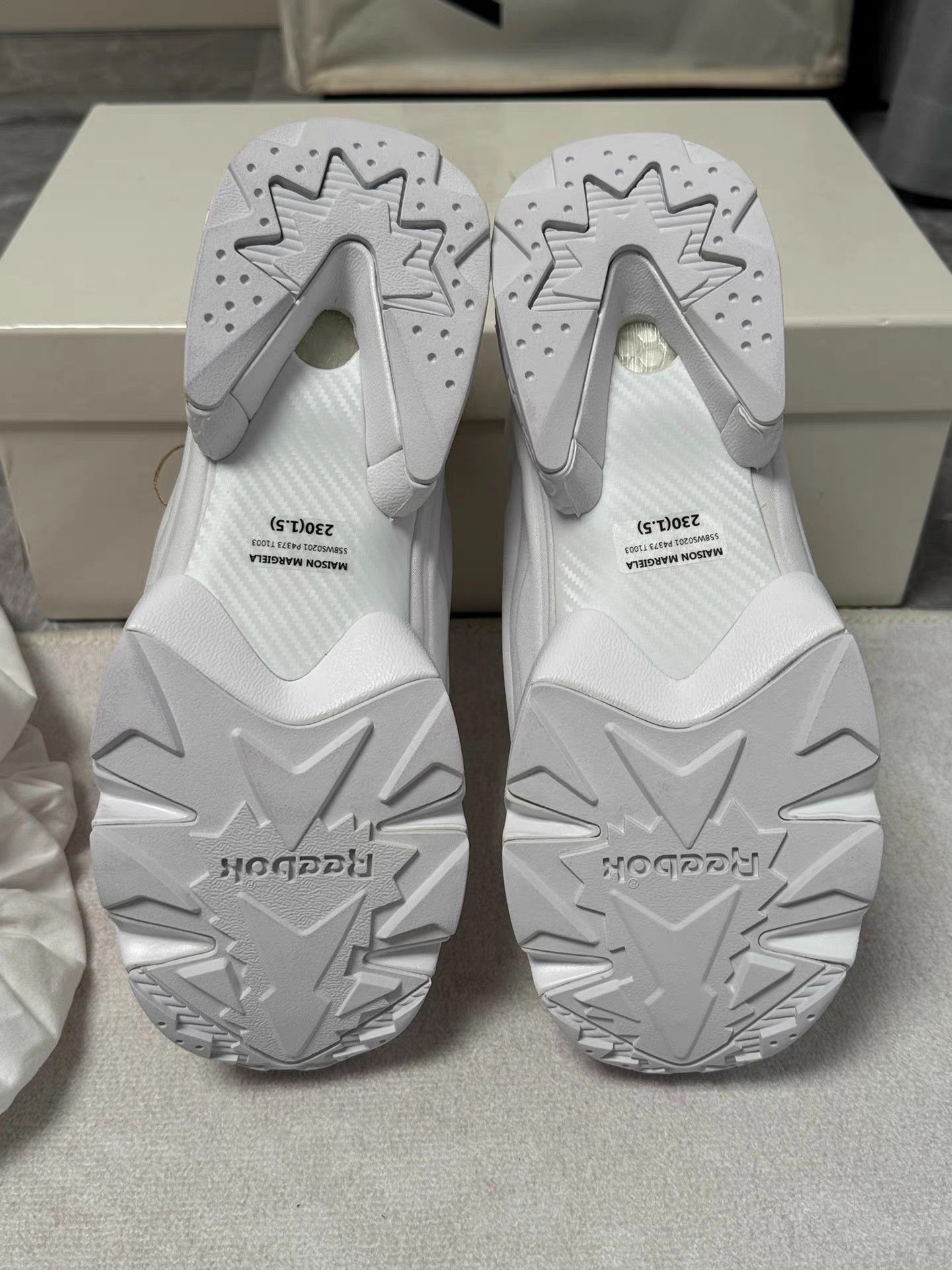 Maison Margiela Maison Margiela × Reebok White Cutout Sneakers K6 Size US 6.5 / IT 36.5 - 5 Thumbnail