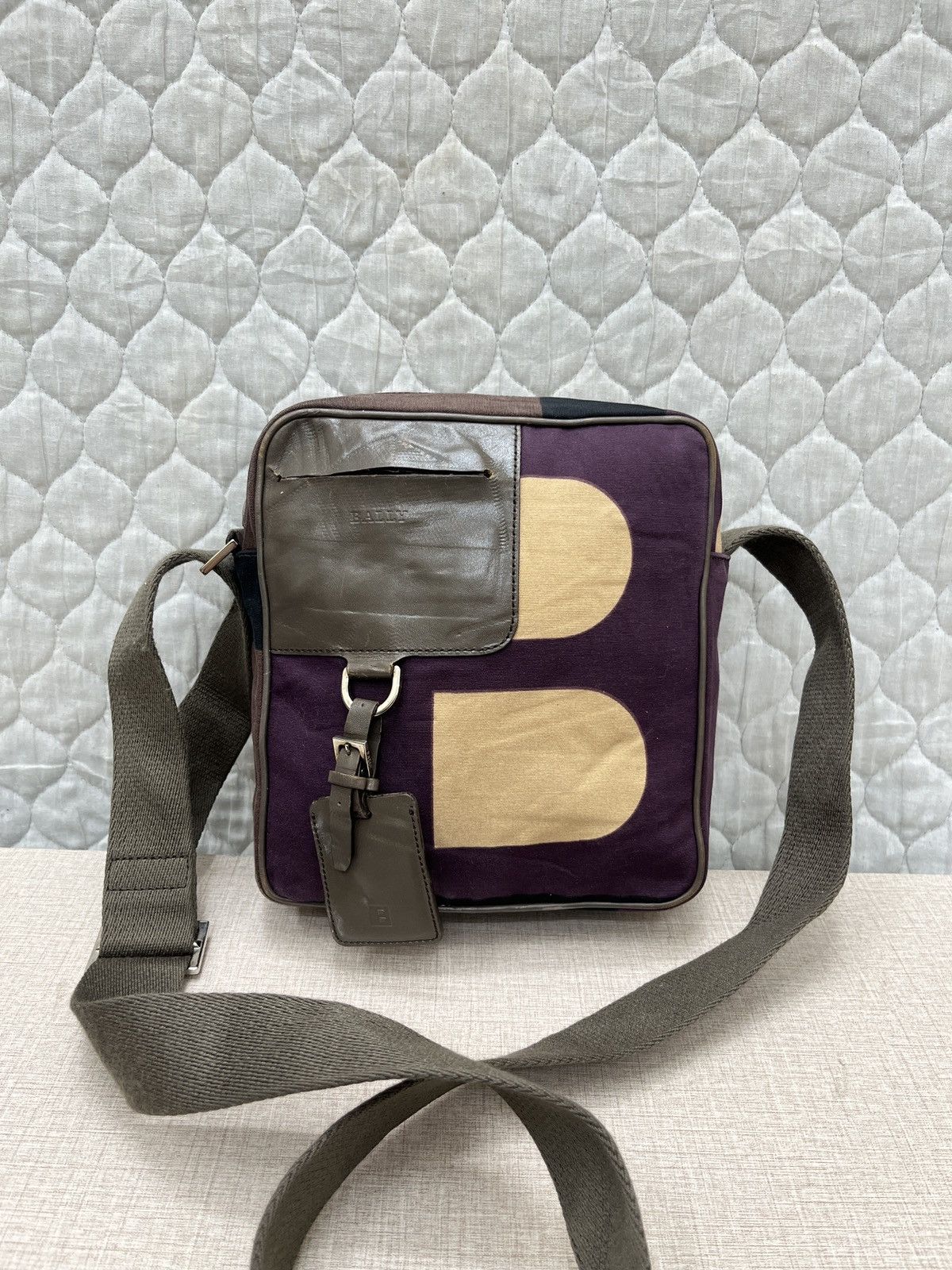 Bally Collection Steals VTG Bally Sling Bag, Men's