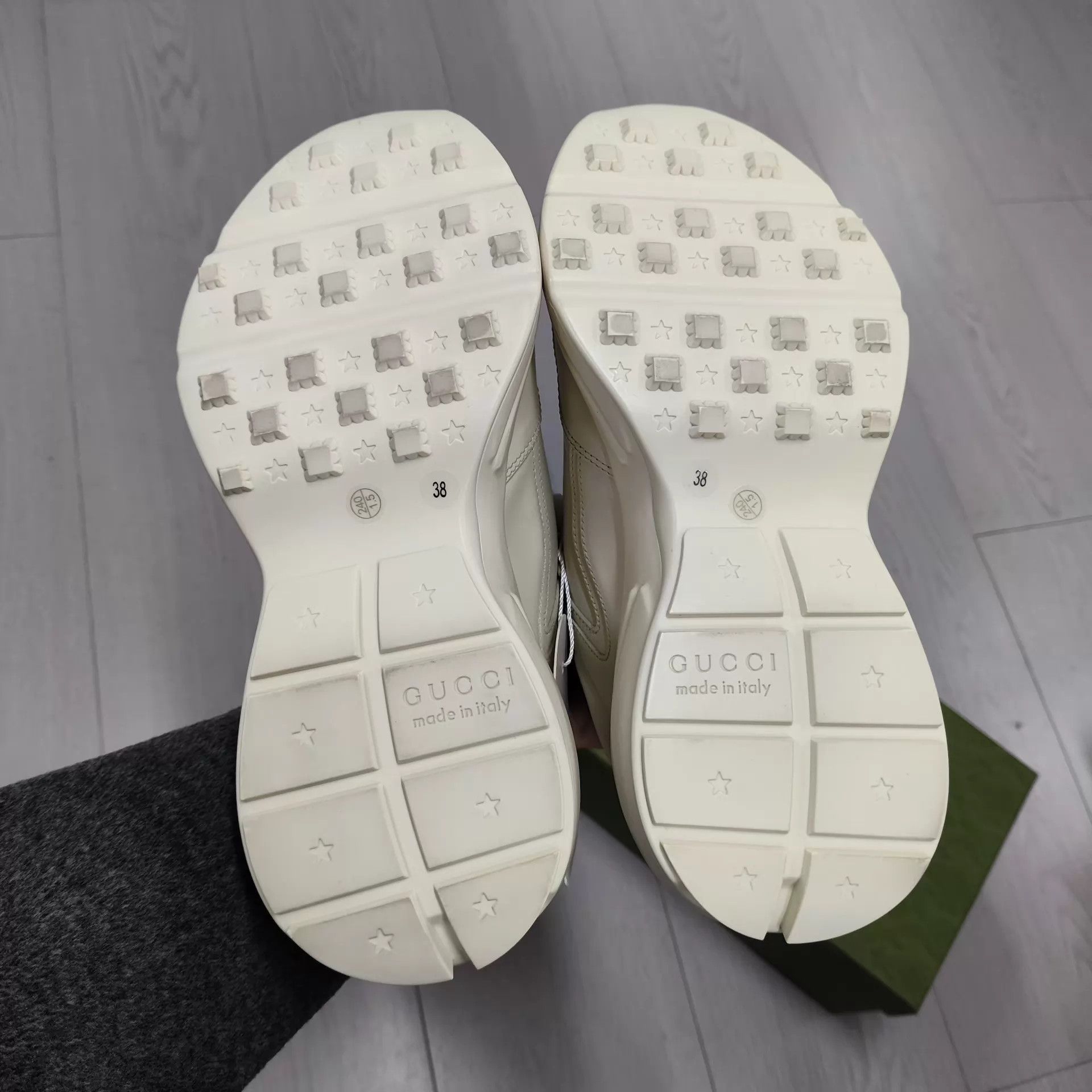 Gucci Gucci Leather Print Sneakers New 38 260115WHHSJ01 Size US 7.5 / IT 37.5 - 3 Thumbnail