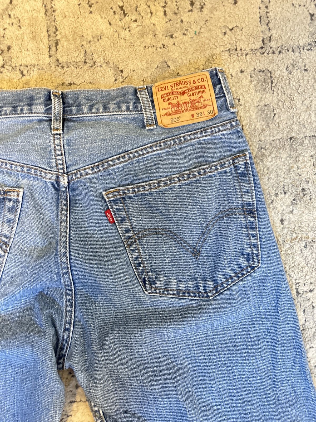 Levi's 38x30 Levi’s Lightwash Jeans Size US 30 / EU 46 - 4 Thumbnail